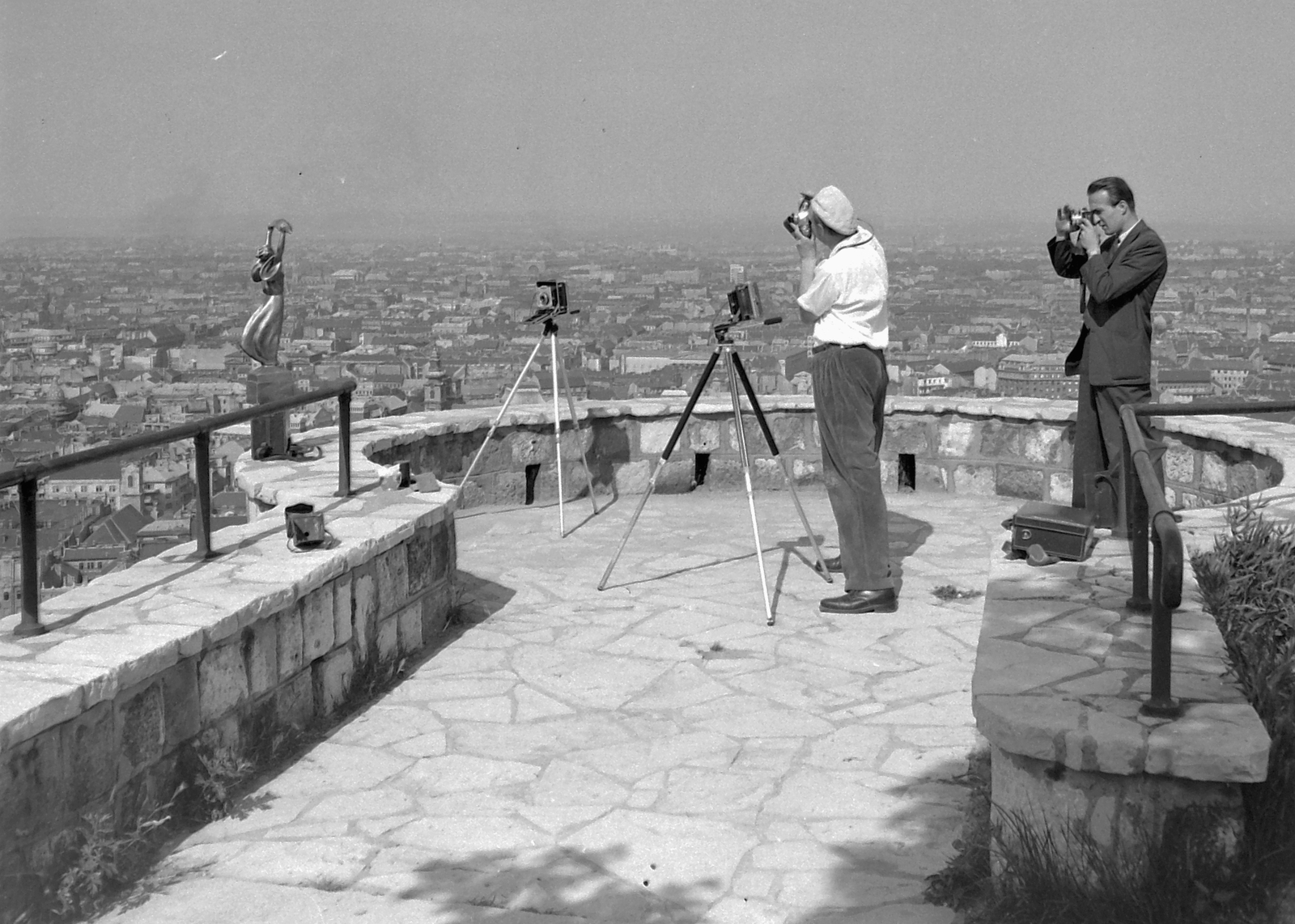 Magyarország, Gellérthegy, Budapest XI., 1948, Kotnyek Antal, fényképezőgép, fotózás, Budapest, fotóállvány, Fortepan #19183