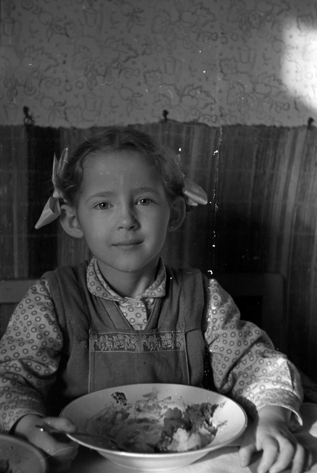 1955, Kriss Géza, meal, ribbon, Fortepan #191834