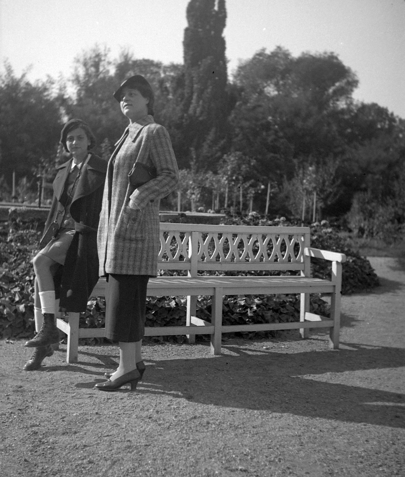 Hungary, Edelény, L’Huillier–Coburg-kastély kertje., 1935, Rothman család, garden, bench, Fortepan #19193