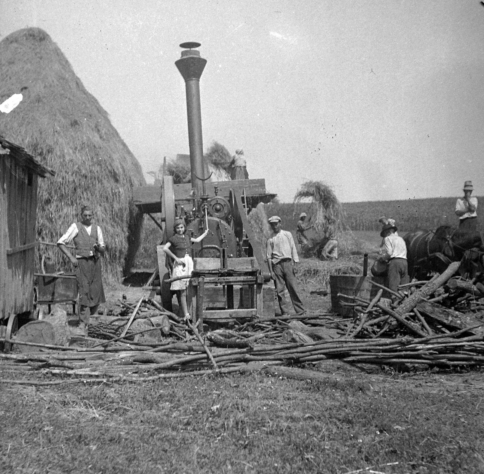 Hofherr-Schrantz-Clayton-Shuttleworth cséplőgép és tüzesgép., 1935, Rothman család, agriculture, threshing machine, stack, Fortepan #19202