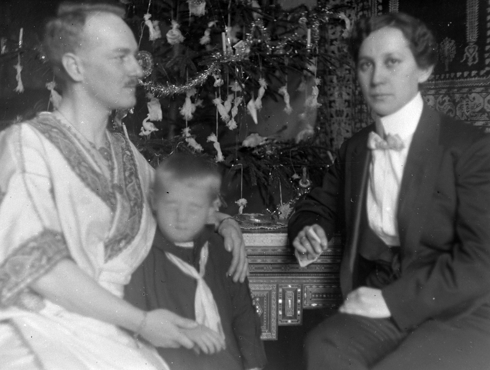 1922, Fortepan, karácsony, család, dohányzás, kisfiú, jelmez, férfi, apa, anya, cross-dressing, Fortepan #19207