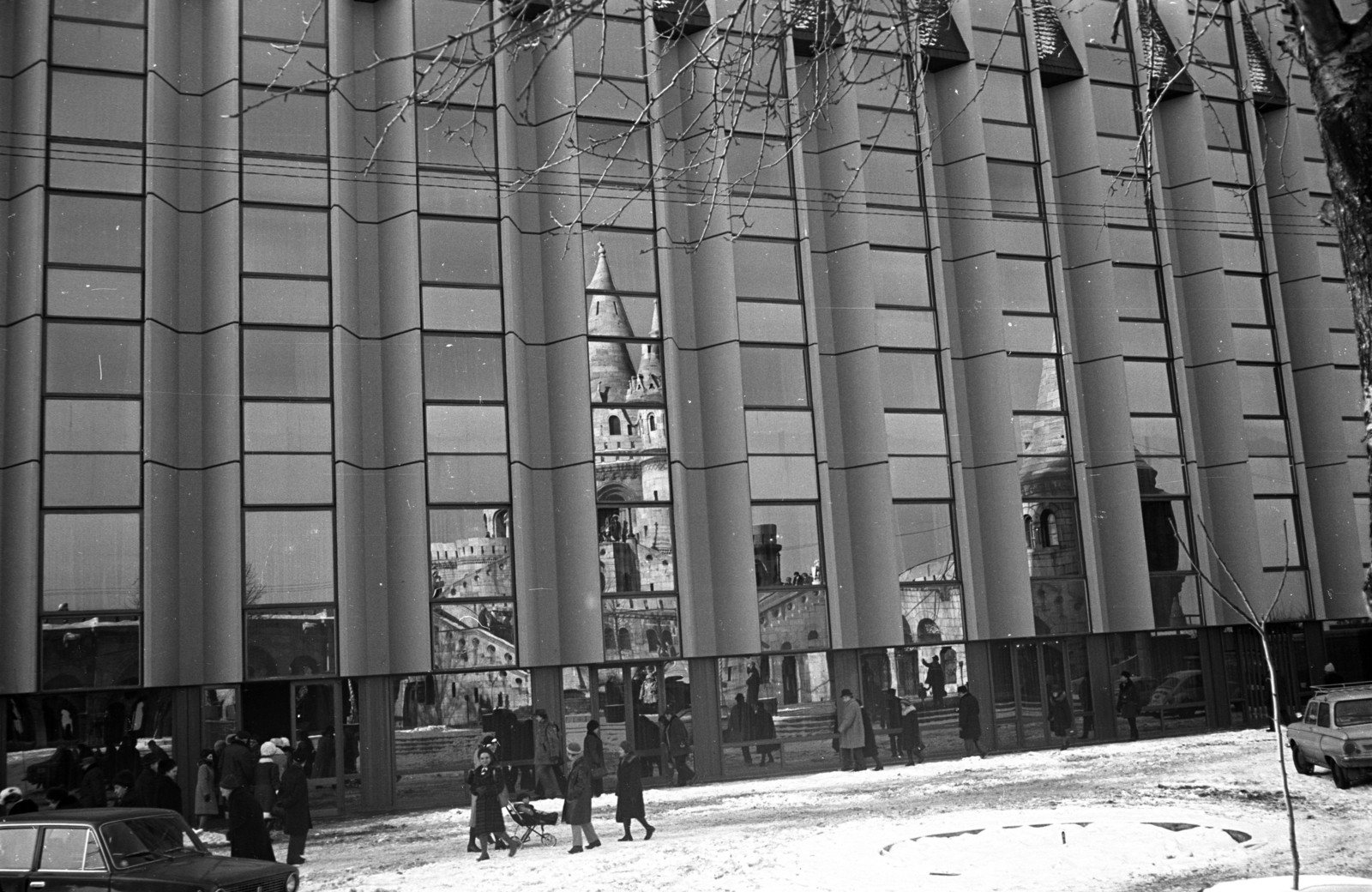 Hungary, Budapest I., a Hilton szálló a Halászbástya felöl nézve., 1978, Kriss Géza, Budapest, Fortepan #192083