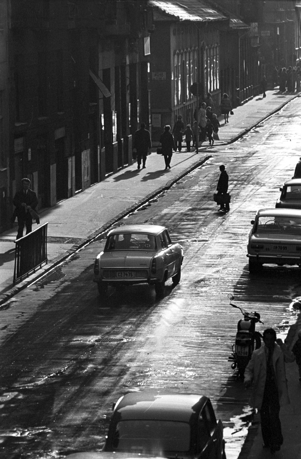 Hungary, Budapest VIII., a Práter utca a Nagy Templom utca felől a József körút felé nézve. A felvétel a Práter utca 34-ből készült., 1978, Kriss Géza, Budapest, Fortepan #192118