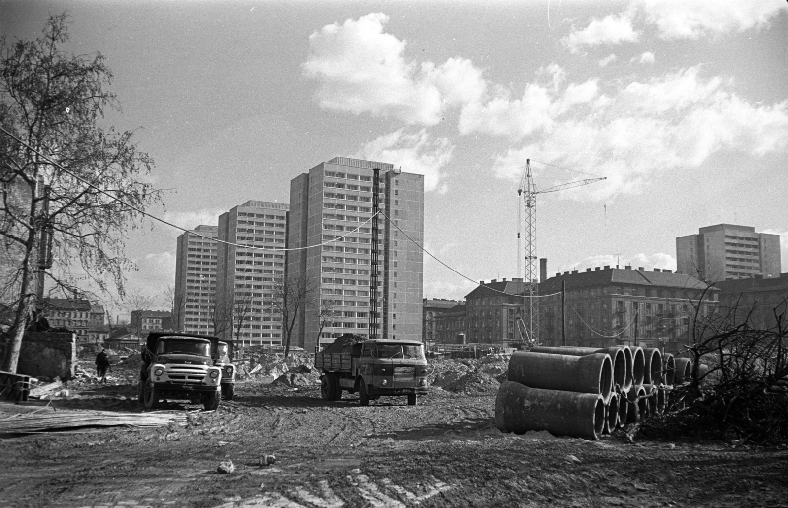 Hungary, Budapest VIII., Szigony utca, balra az Illés utca, jobbra a Práter utca és a Molnár Ferenc tér., 1975, Kriss Géza, Budapest, Fortepan #192314