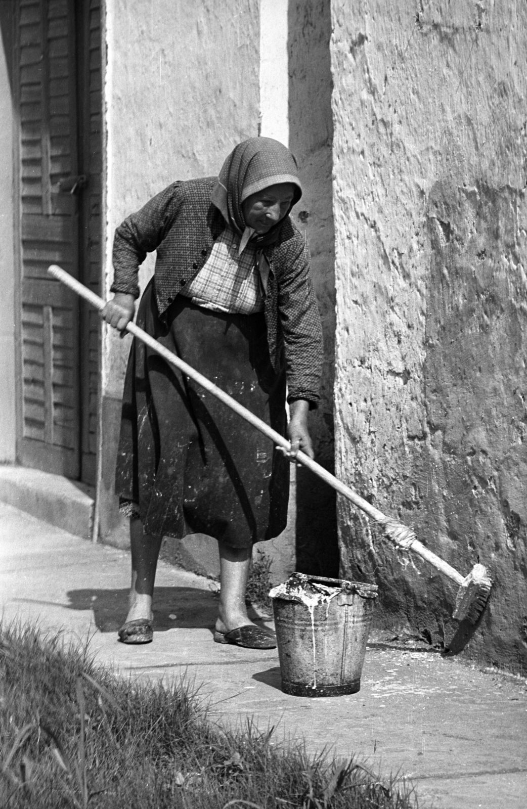 1979, Kriss Géza, whitewashing, old person, Fortepan #192341
