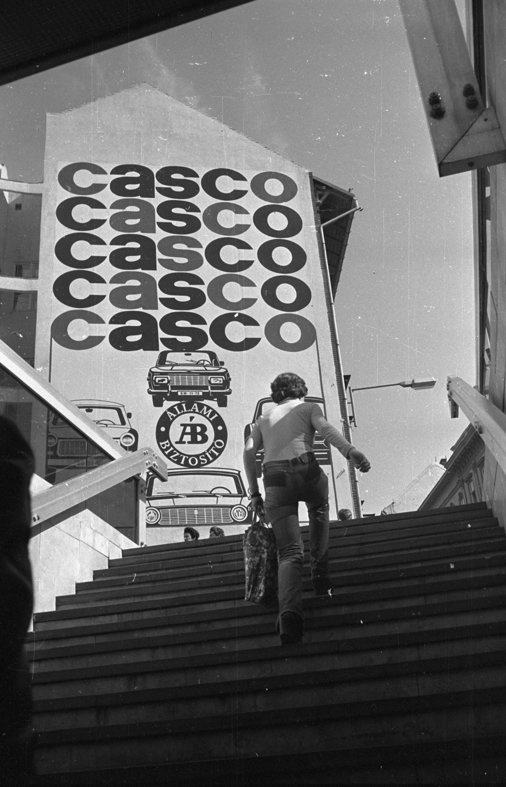 Hungary, Budapest VIII., Kálvin tér, a Baross utca 4. számú ház tűzfala az aluljáróból nézve., 1977, Kriss Géza, Budapest, Fortepan #192375