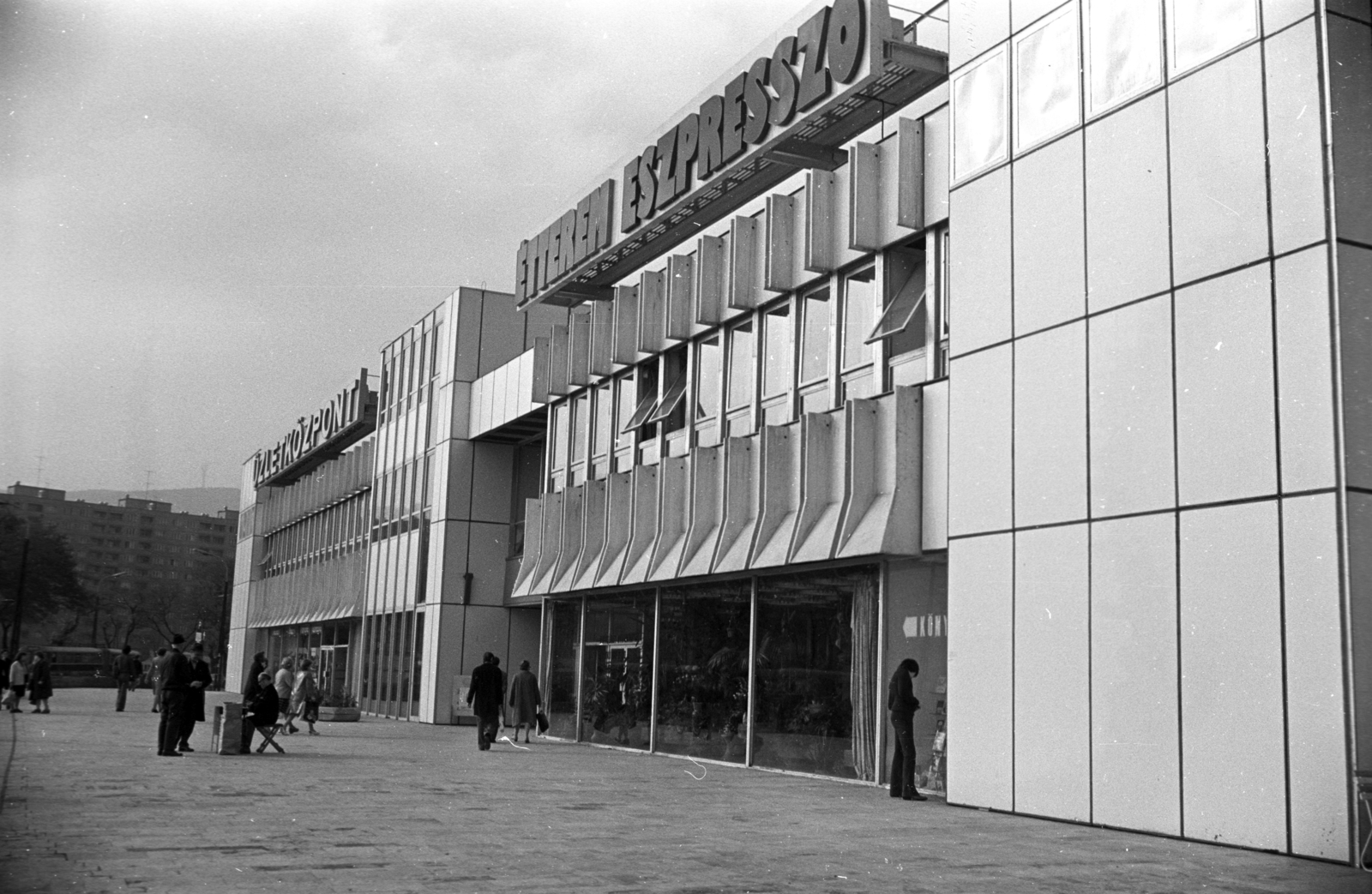 Magyarország, Óbuda, Budapest III., Flórián tér, Flórián üzletközpont., 1980, Kriss Géza, Budapest, Fortepan #192545