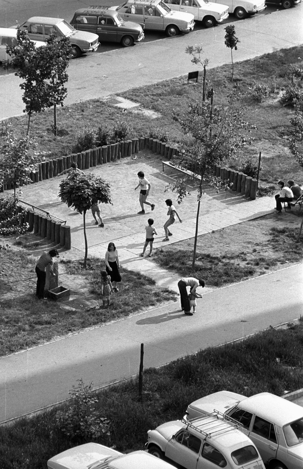 Hungary, Budapest VIII., kilátás a Práter utca 60. számú toronyházból a Práter utcára., 1982, Kriss Géza, Budapest, Fortepan #192580