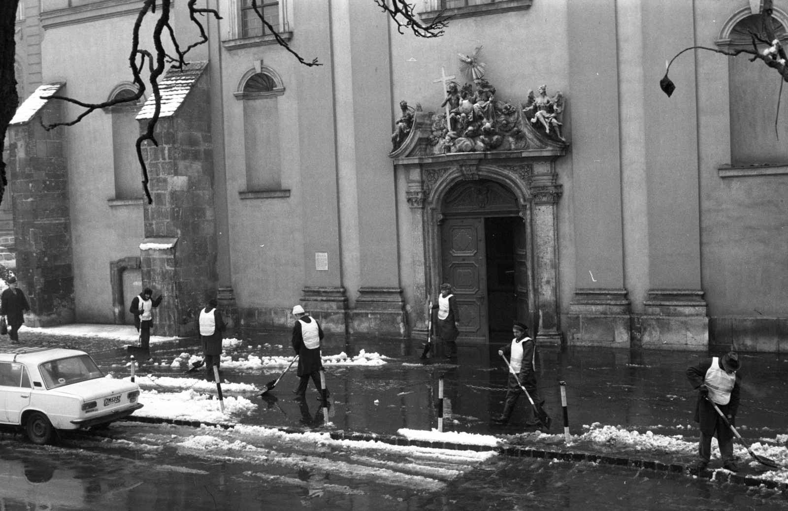 Hungary, Budapest V., Március 15. tér, Belvárosi templom., 1982, Kriss Géza, Budapest, Fortepan #192716