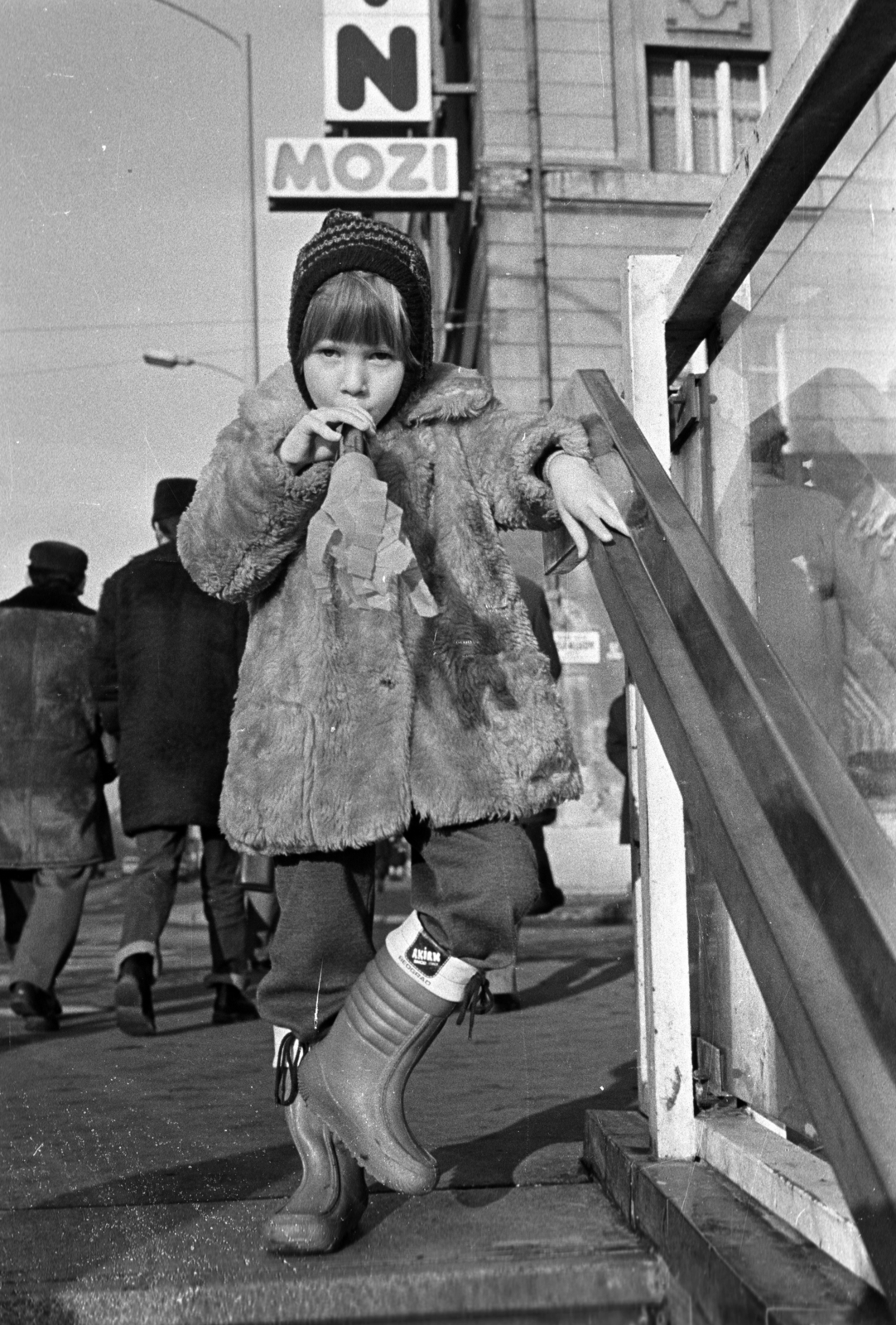 Hungary, Budapest VIII., József körút a Corvin (Kisfaludy) köznél., 1983, Kriss Géza, Budapest, Fortepan #192754