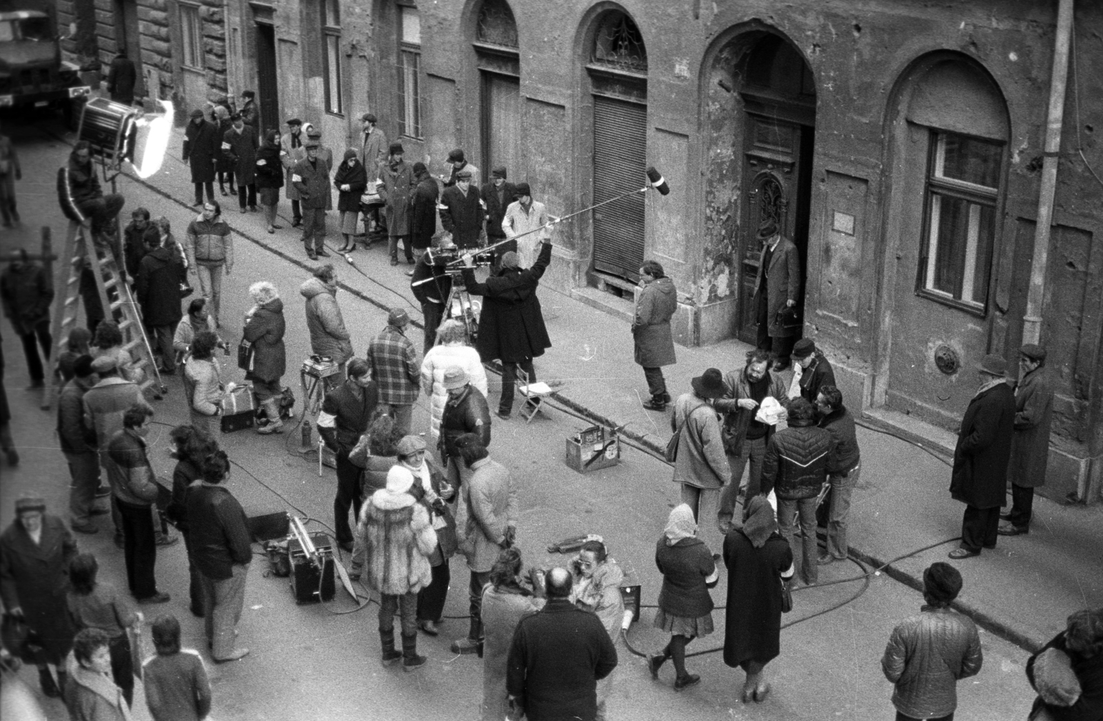 Hungary, Budapest VIII., Práter utca 37., Az enyéim című francia-kanadai-magyar koprodukciós film forgatási helyszíne. A felvétel a Práter utca 34. számú házból készült., 1982, Kriss Géza, Budapest, Fortepan #192777