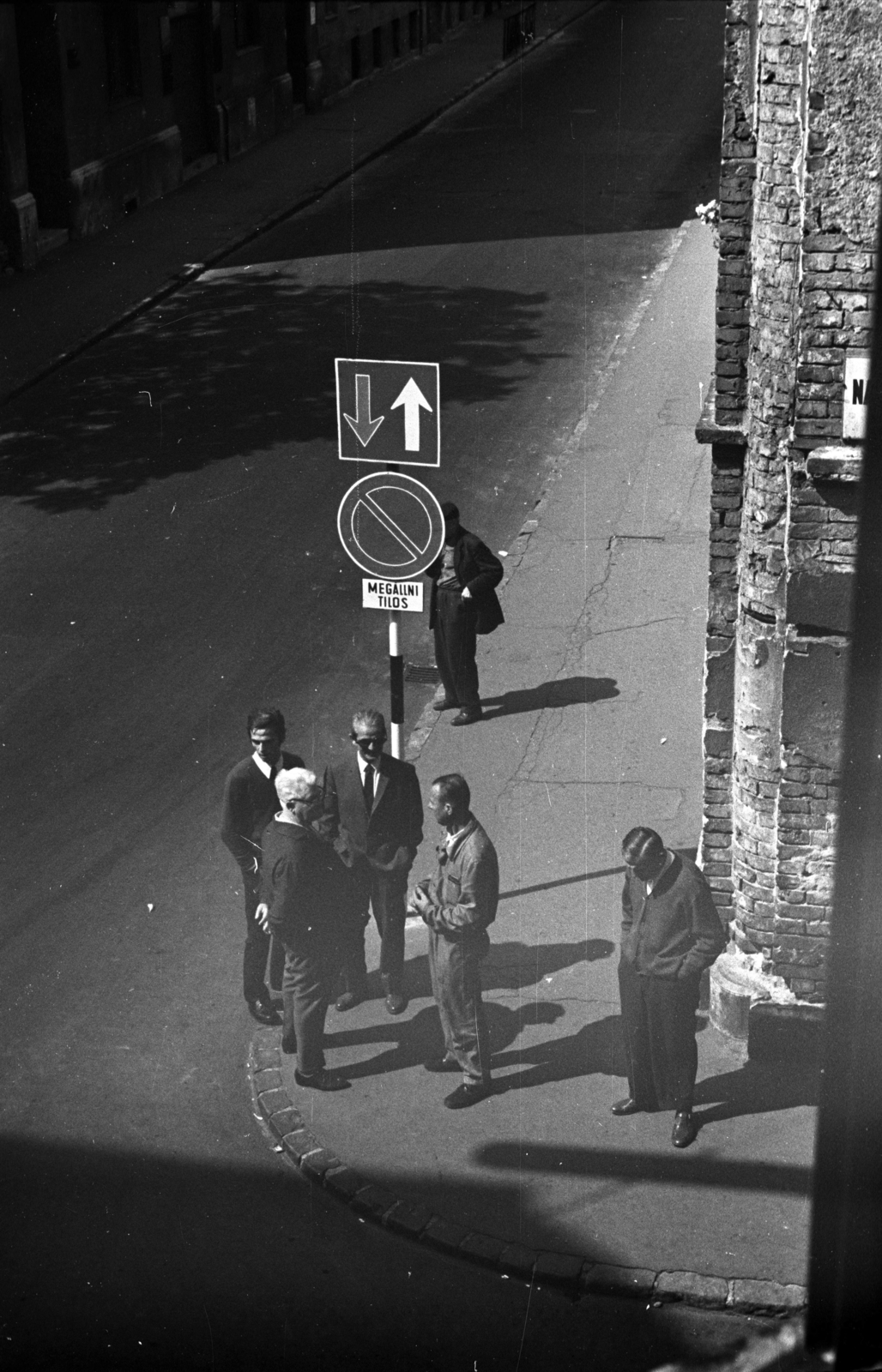 Magyarország, Budapest VIII., Práter utca a Nagy Templom utca kereszteződésétől a Futó utca felé nézve. A felvétel a Práter utca 34. számú házból készült., 1966, Kriss Géza, Budapest, Fortepan #192881