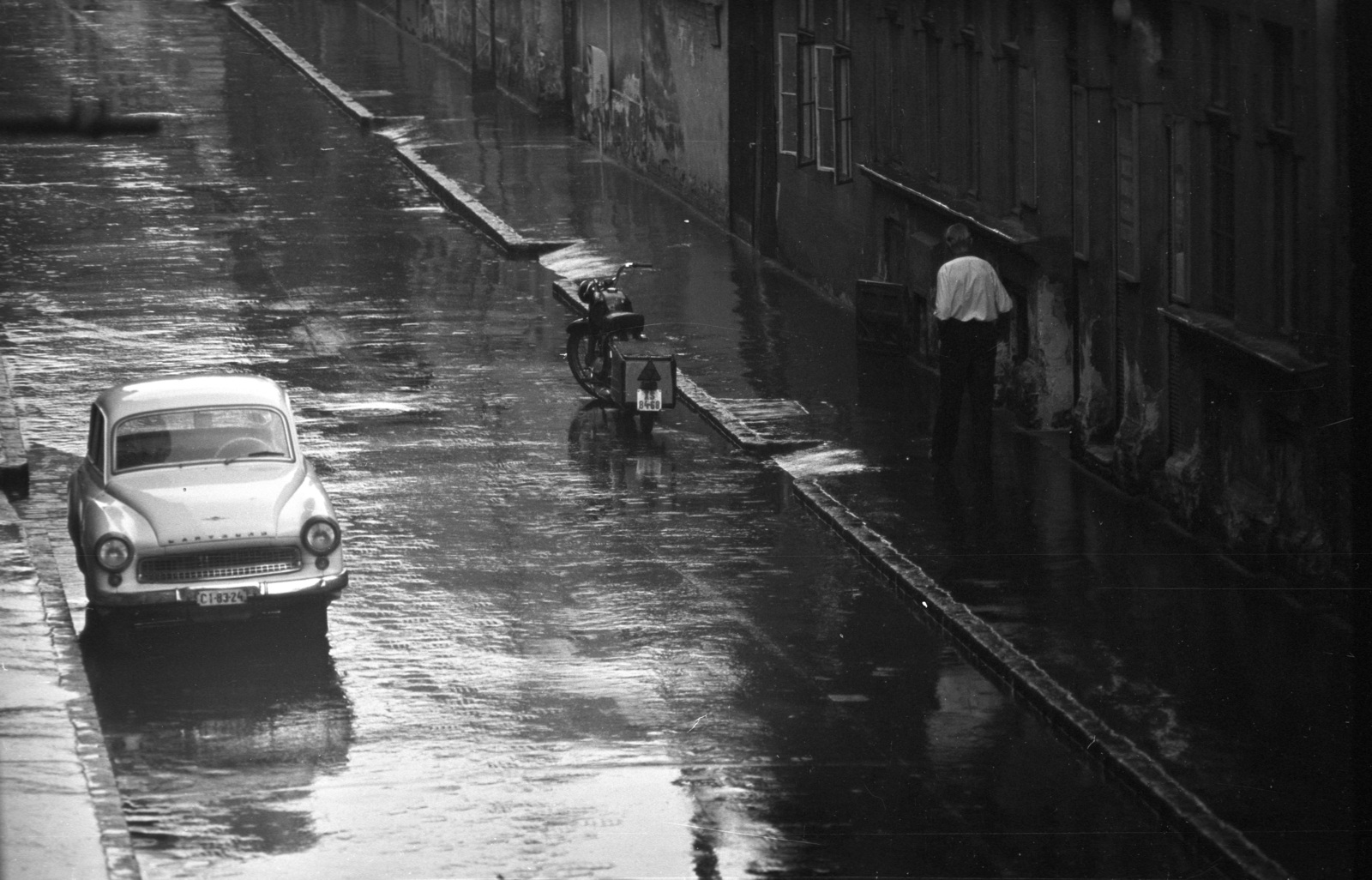 Hungary, Budapest VIII., Nagy Templom utca, a felvétel a Práter utca 34. számú házból készült., 1968, Kriss Géza, Wartburg-brand, Budapest, Fortepan #192943