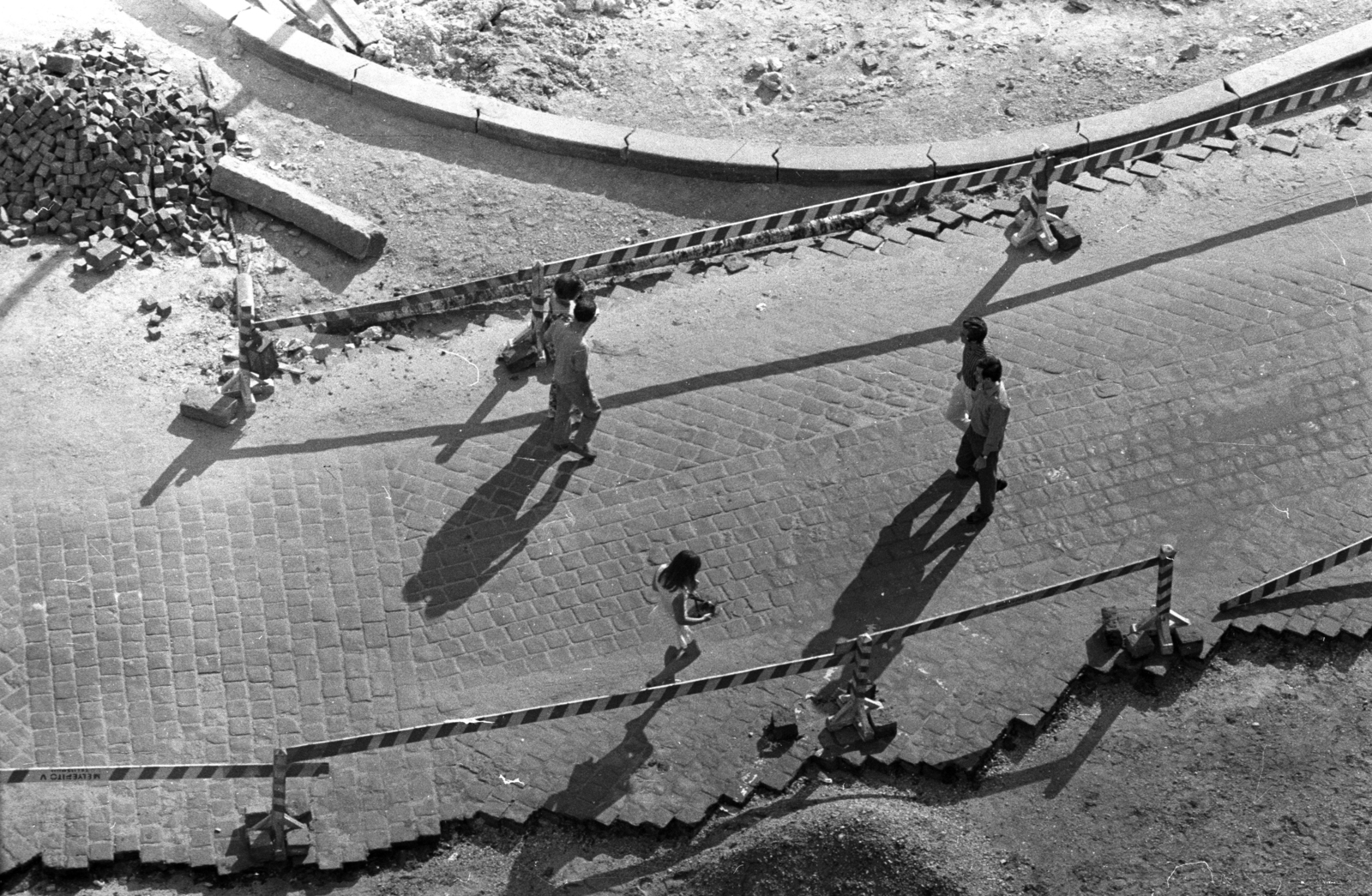 Hungary, Budapest I., Szentháromság tér a Mátyás-templom mellett., 1969, Kriss Géza, Budapest, Fortepan #192979