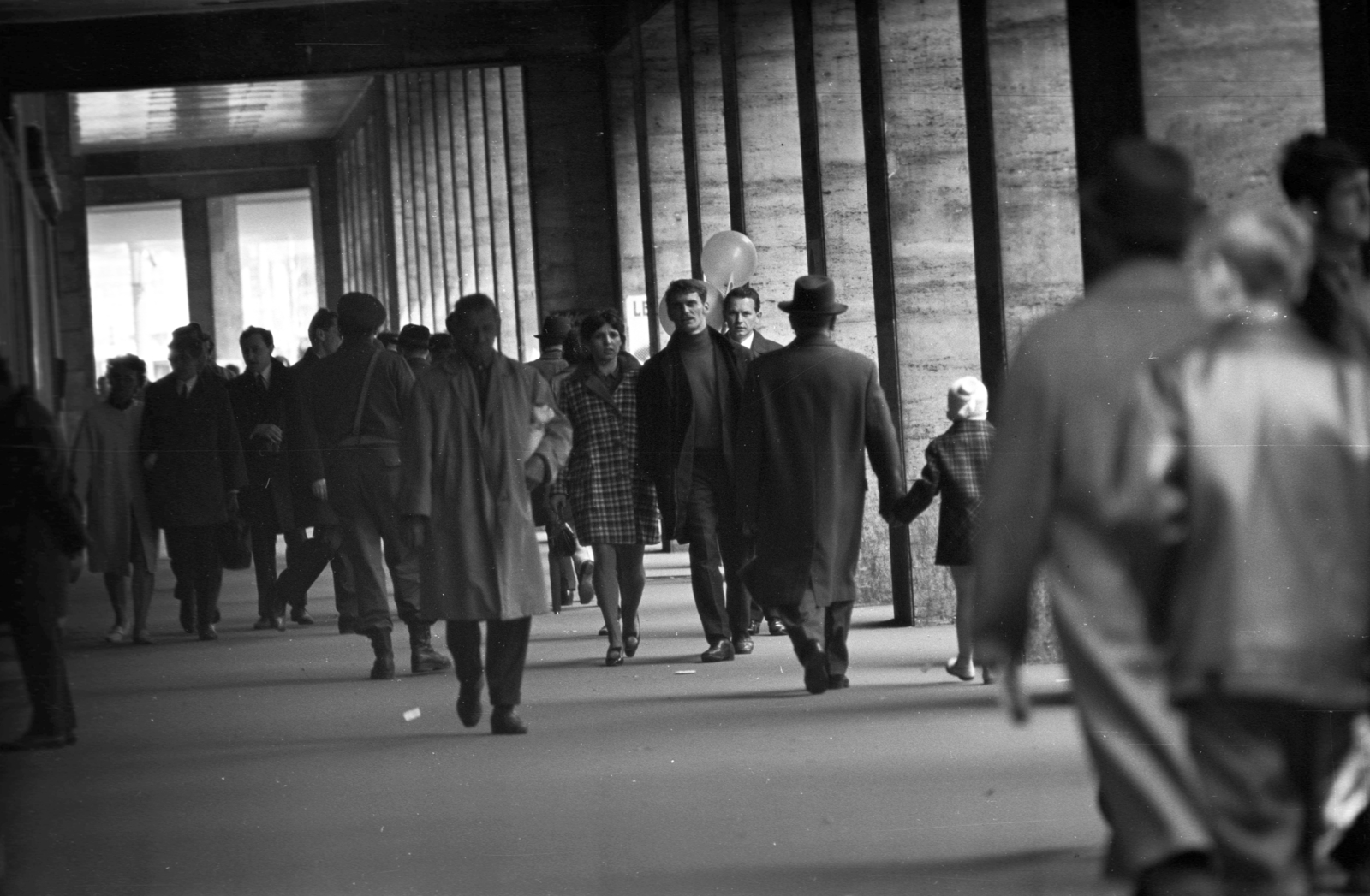 Hungary, Budapest VII., Rákóczi út, árkád a Huszár utcától a Rottenbiller utca felé nézve., 1970, Kriss Géza, Budapest, Fortepan #193032