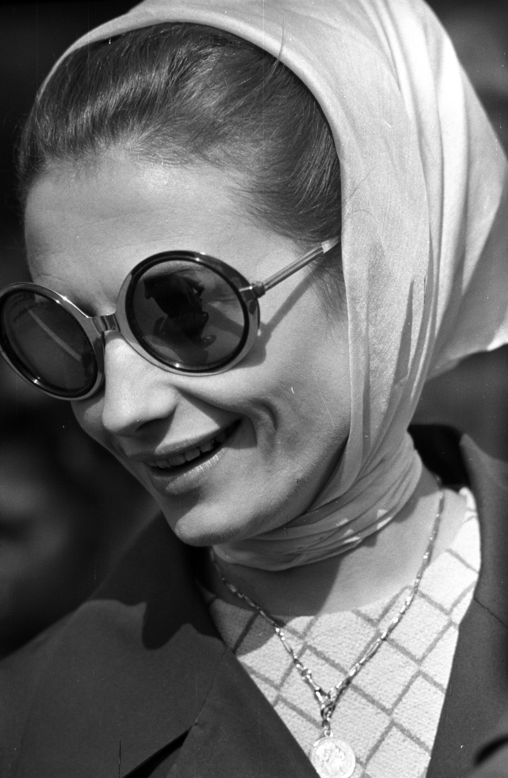 1971, Kriss Géza, shades, necklace, reflection, headscarf, Fortepan #193059