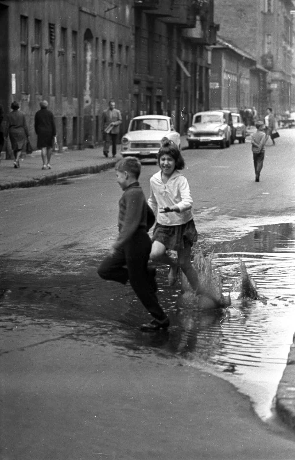 Hungary, Budapest VIII., a Práter utca és a Nagy Templom utca sarok a József körút felé nézve., 1969, Kriss Géza, Budapest, Fortepan #193078