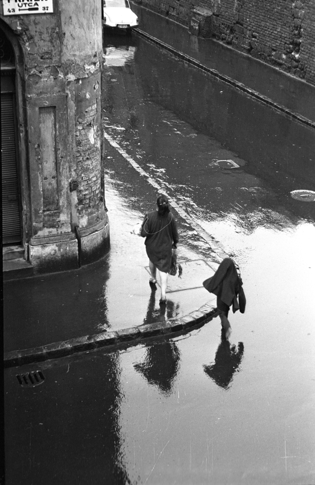 Hungary, Budapest VIII., Nagy Templom utca - Práter utca sarok. A felvétel a Práter utca 34. számú házból készült., 1972, Kriss Géza, Budapest, Fortepan #193104