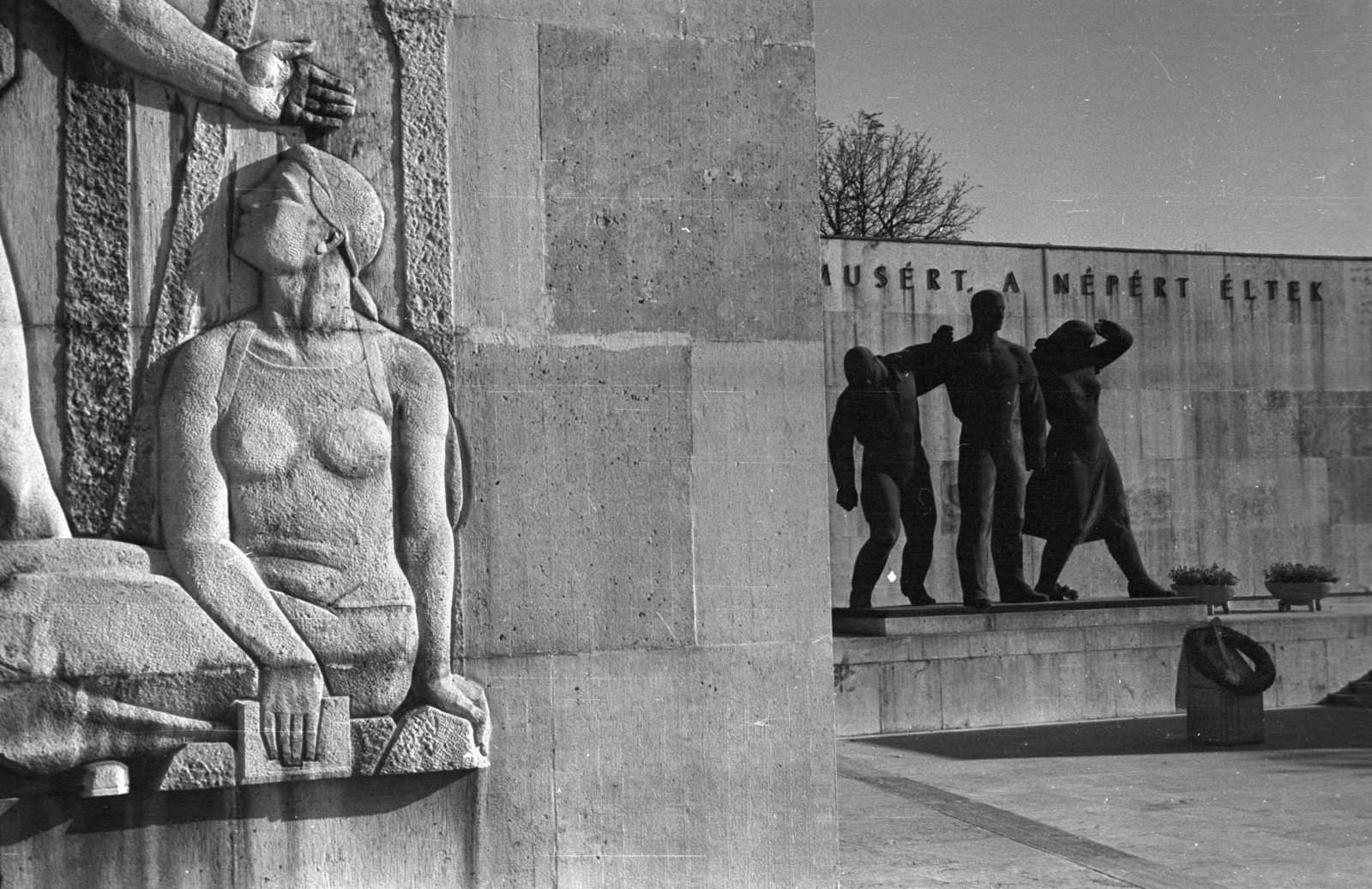 Hungary, Budapest VIII., Fiumei úti Nemzeti Sírkert (Kerepesi temető), Munkásmozgalmi pantheon., 1973, Kriss Géza, Budapest, Fortepan #193166