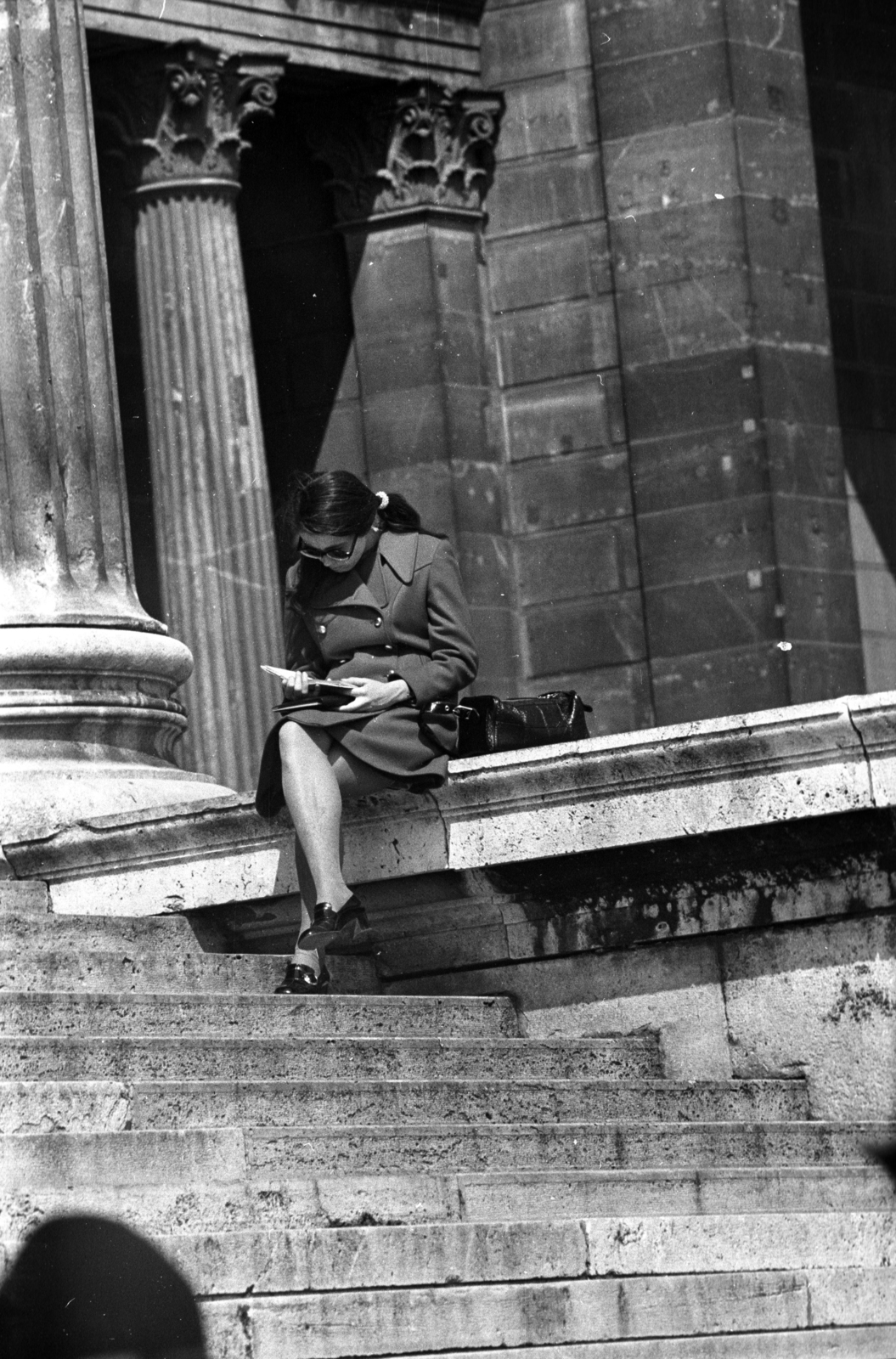 Hungary, Budapest XIV., Hősök tere, a Szépművészeti Múzeum lépcsője., 1973, Kriss Géza, Corinthian columns, Budapest, Fortepan #193191