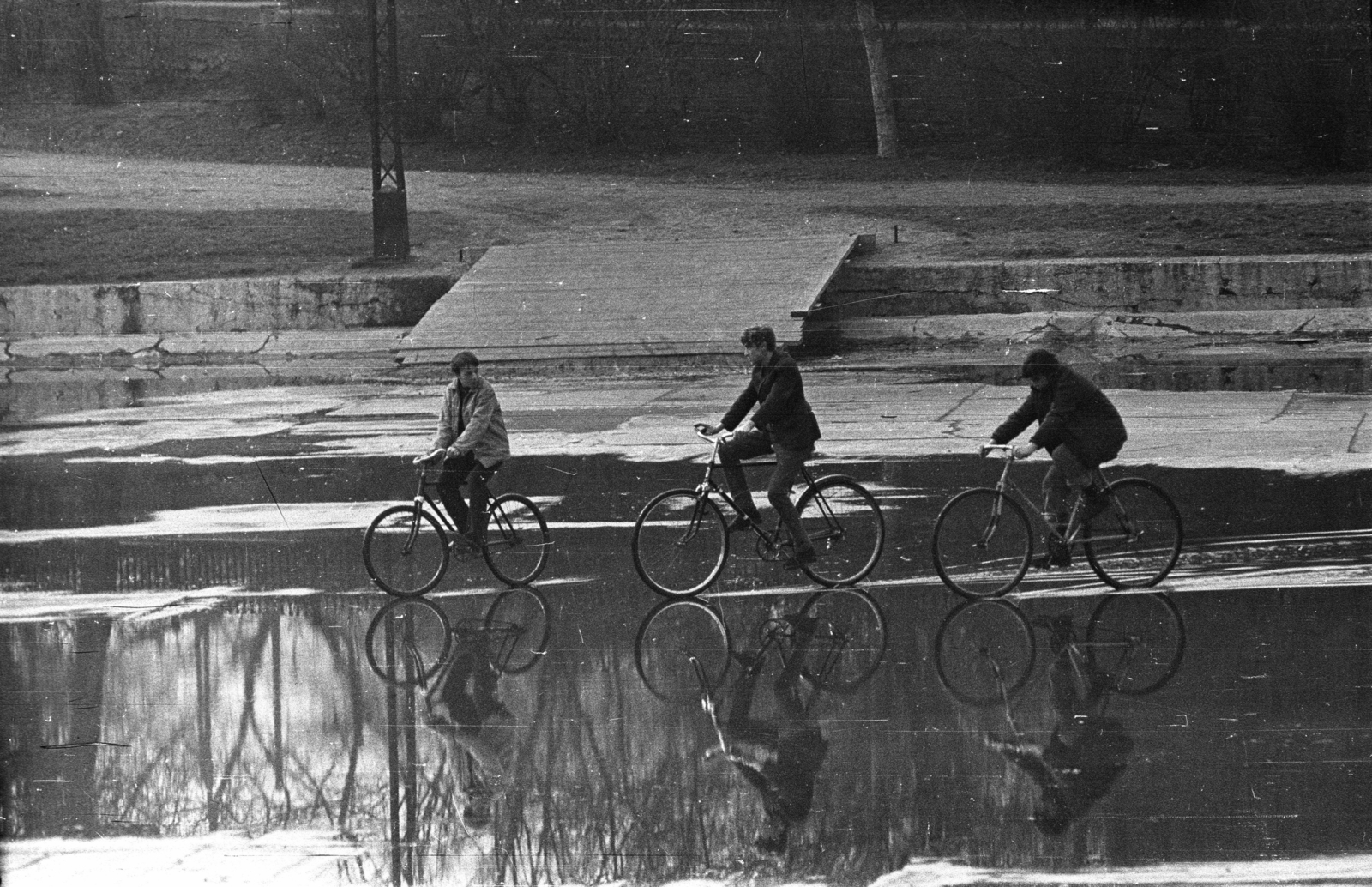 Hungary, Budapest XIV., Városligeti-tó., 1973, Kriss Géza, Budapest, bicycle, Fortepan #193204