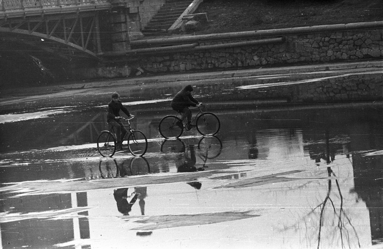 Hungary, Budapest XIV., Városligeti-tó., 1973, Kriss Géza, Budapest, bicycle, Fortepan #193206