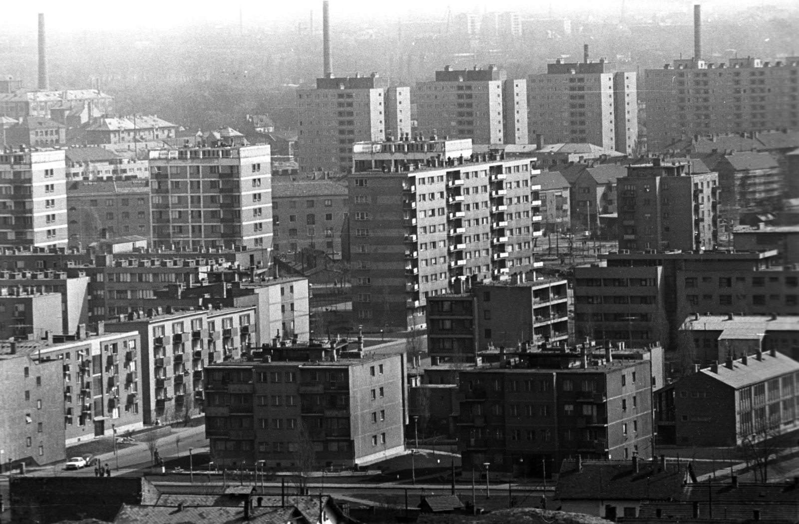 Hungary, Óbuda, Budapest III., kilátás a Kiscelli Múzeumtól (az egykori Schmidt kastély) a kísérleti lakótelepre, háttérben Raktár utcai panelházak., 1971, Kriss Géza, Budapest, Fortepan #193238