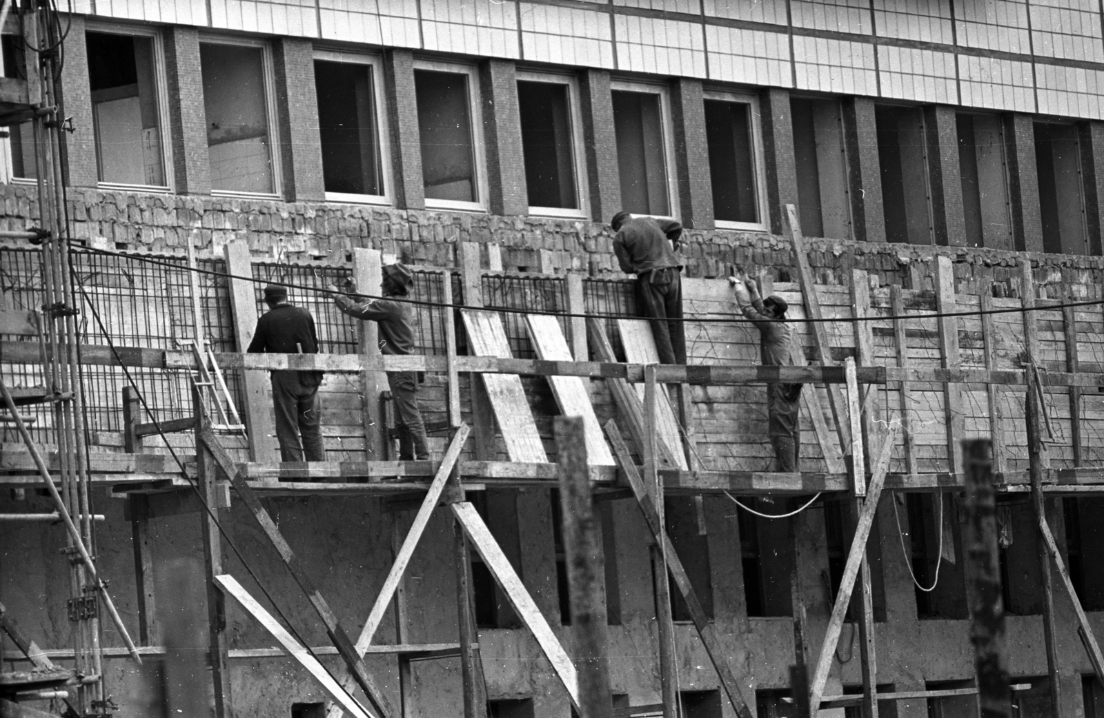 Hungary, Kecskemét, Deák Ferenc tér 3., a Pártház és Megyei Tanács építkezése., 1972, Kriss Géza, Fortepan #193354