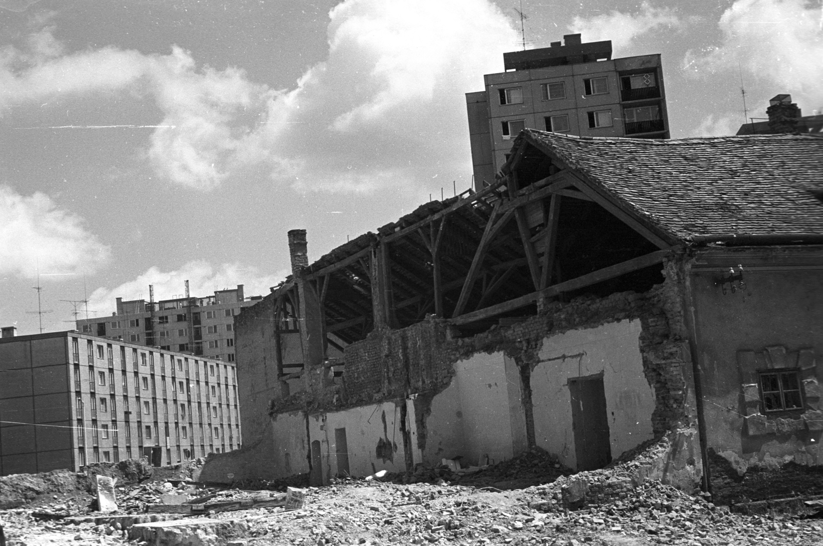 Hungary, Székesfehérvár, Várkörút (Népköztársaság út) az Ősz (Kun Béla) utca felé nézve., 1971, Kriss Géza, Fortepan #193444