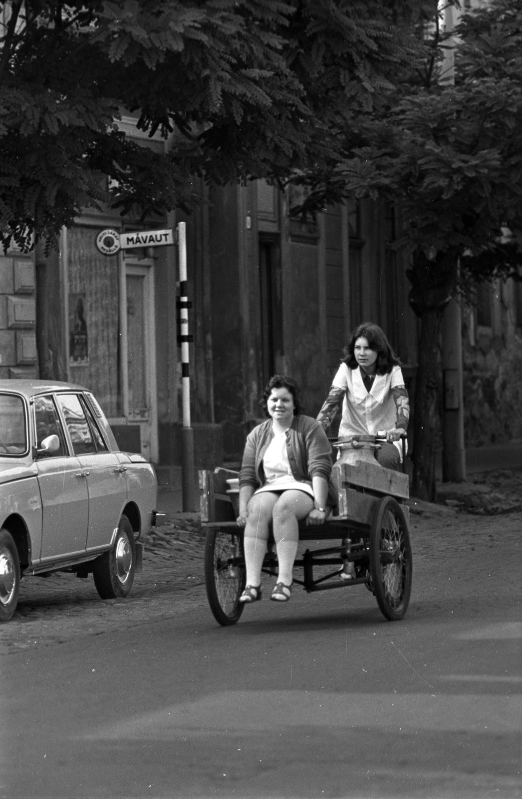 Hungary, Esztergom, Bottyán János utca a Széchenyi tér felől nézve., 1972, Kriss Géza, tricycle, socks and sandal, Fortepan #193474