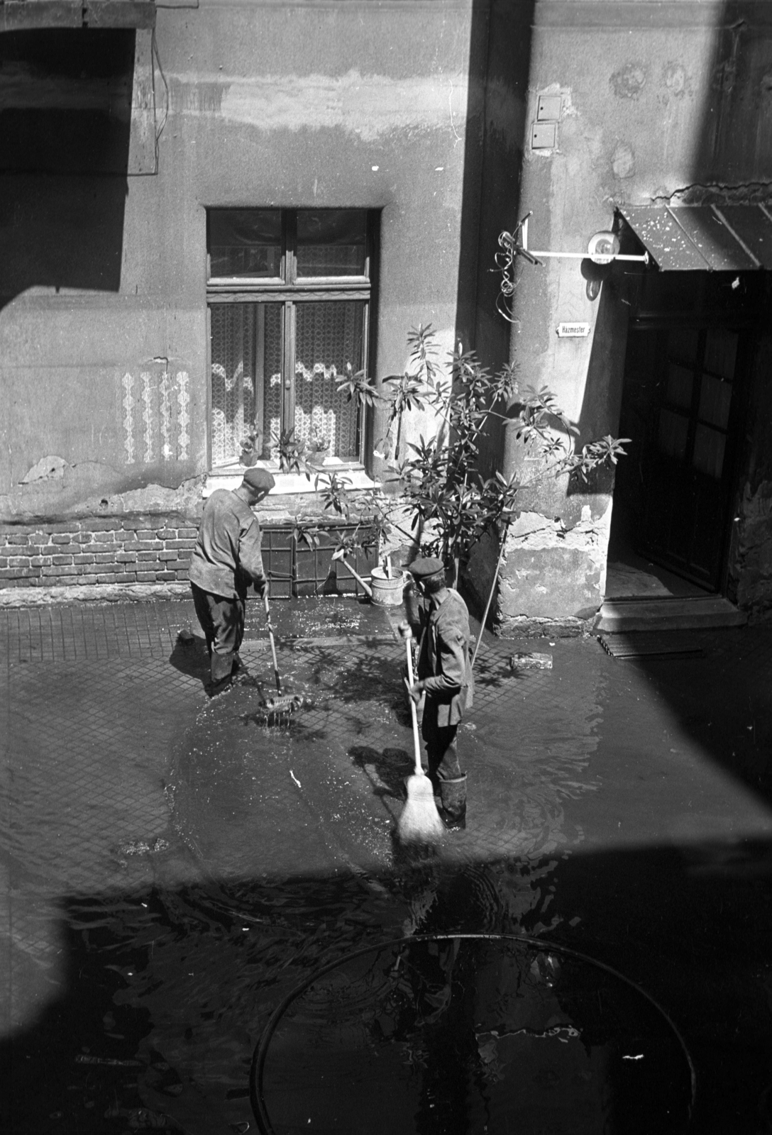 Magyarország, Budapest VIII., a Práter utca 34. számú ház udvara., 1978, Kriss Géza, Budapest, Fortepan #193485