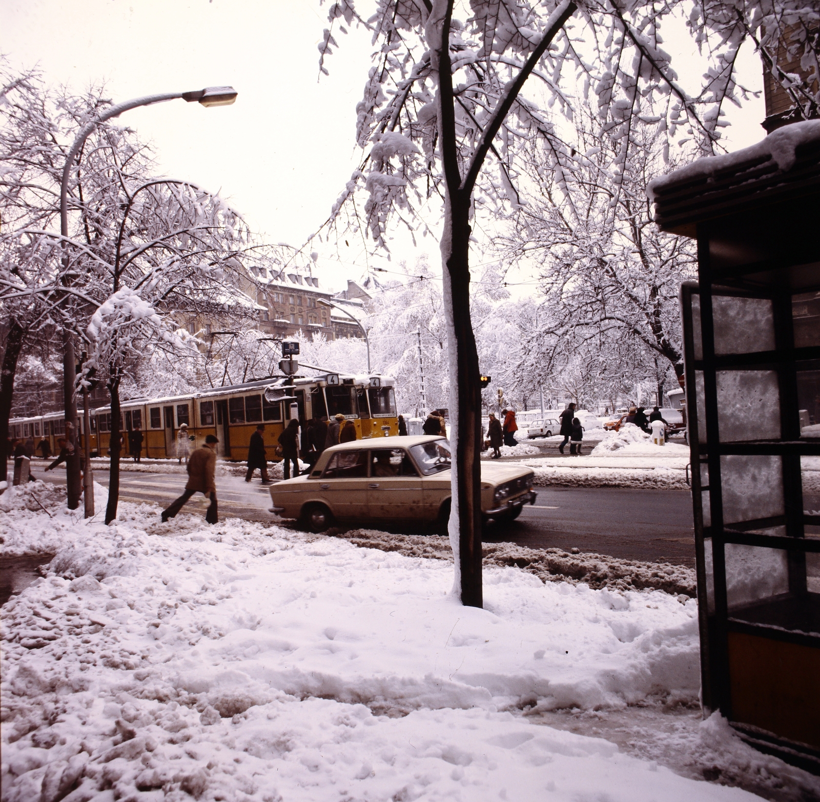 Magyarország, Budapest VIII., József körút, szemben a Rákóczi tér., 1980, Gábor Viktor, Budapest, Fortepan #193653