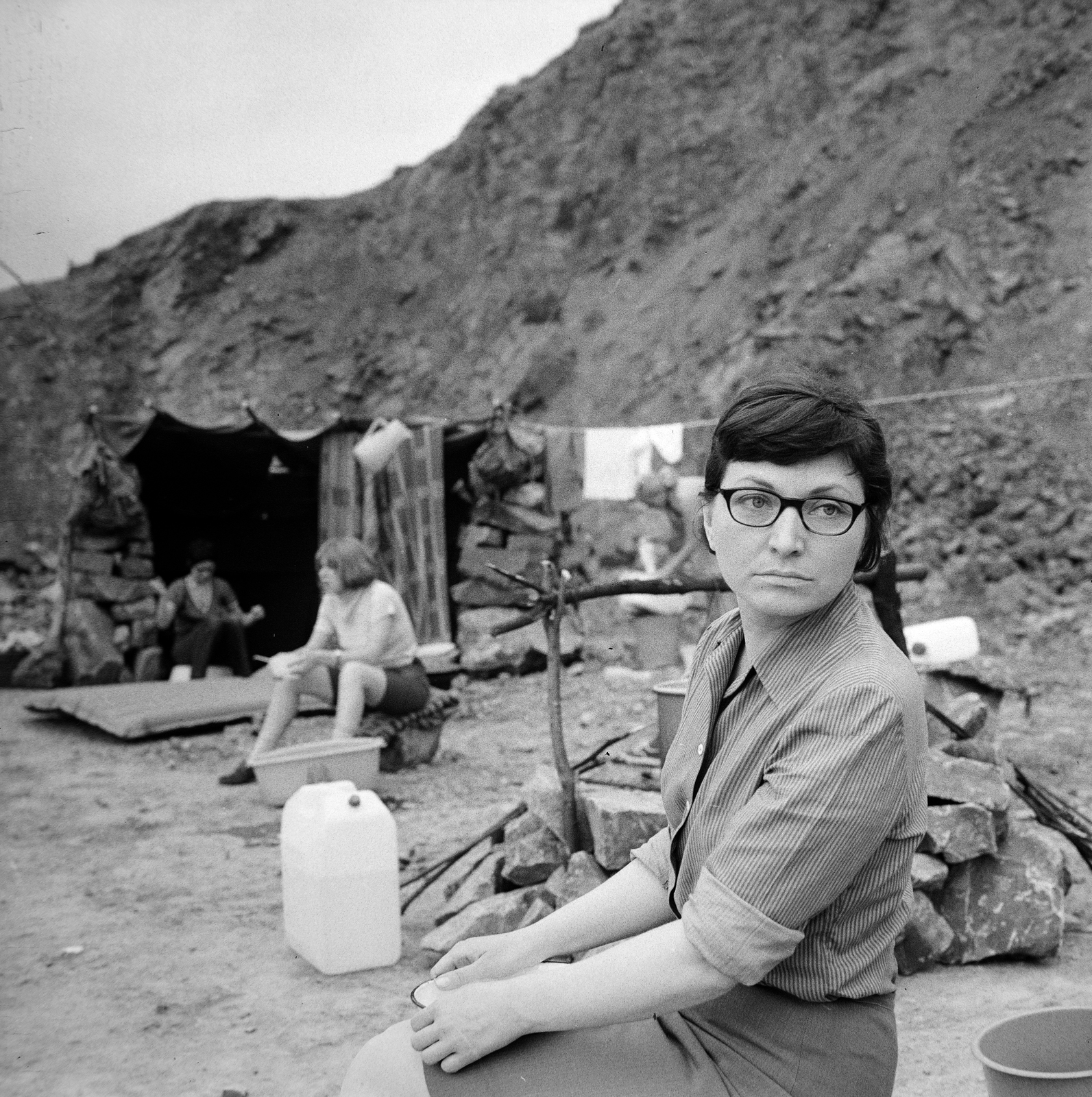 Hungary, Szob, Malomvölgyi kőbánya, Kohut Magda színművésznő a Csodálatos jövendő című tv-film forgatásakor., 1970, Gábor Viktor, filming, Fortepan #193692