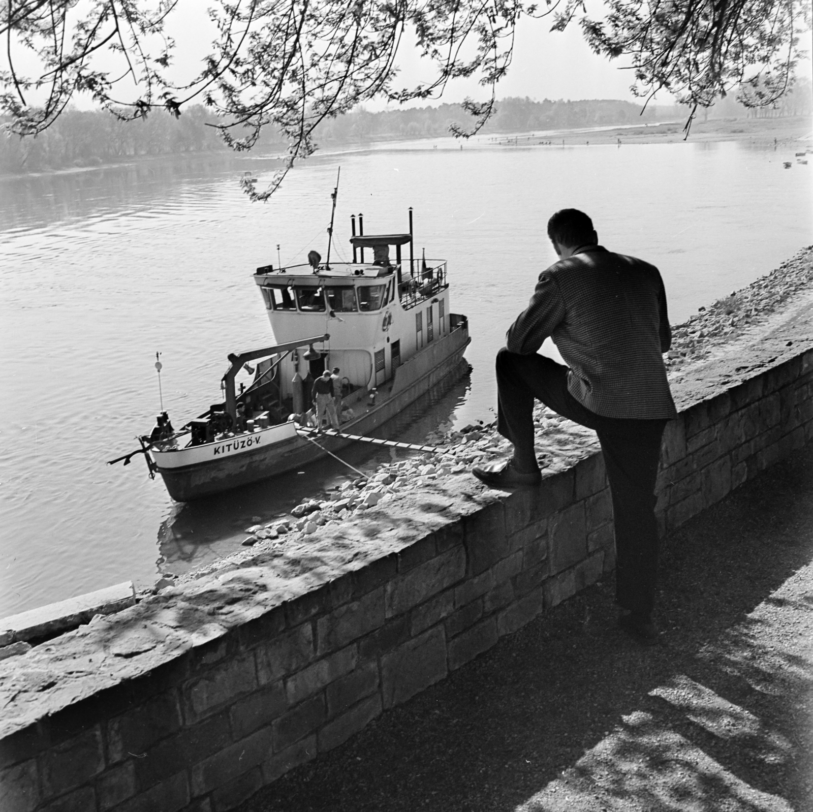 Hungary, Szentendre, Duna korzó (Somogyi-Bacsó part), kilátás a Postás strand felé., 1966, Gábor Viktor, Kitűző V. ship, Fortepan #193769