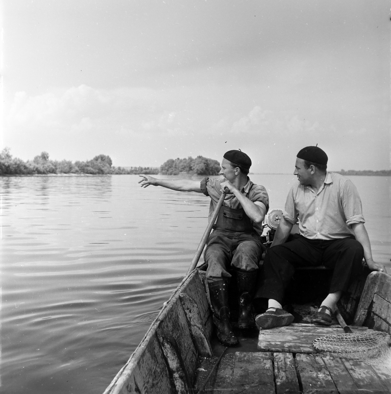 1961, Gábor Viktor, boat, fishing, beret, wellingtons, Fortepan #193785