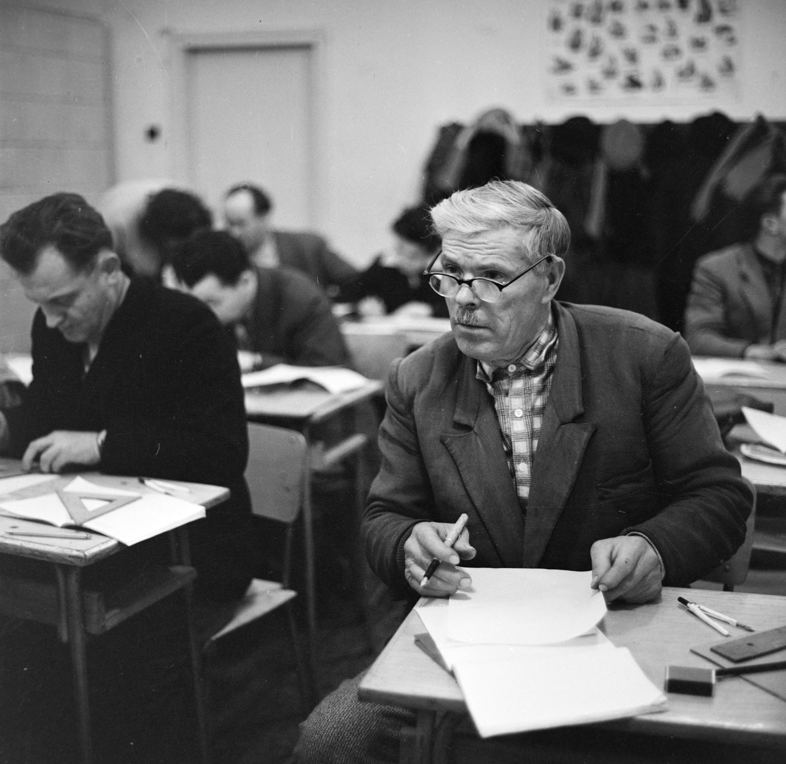 Hungary, Dunabogdány, öreg diák a dolgozók iskolájában., 1964, Gábor Viktor, Fortepan #193857