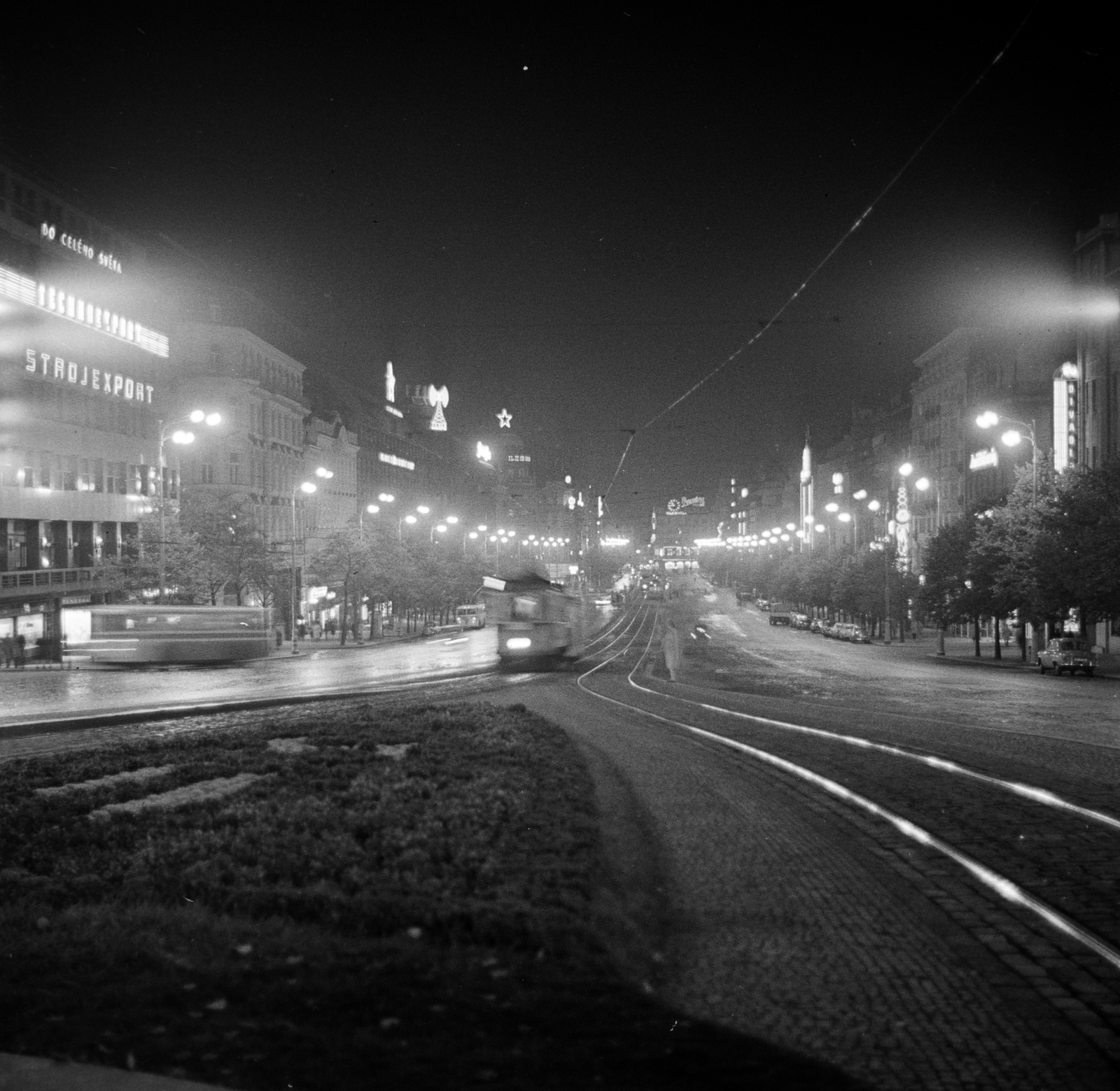 Czech Republik, Prague, Vencel tér (Václavské námestí), a Nemzeti Múzeum (Národní muzeum / NM)-tól nézve., 1965, Gábor Viktor, Fortepan #193914