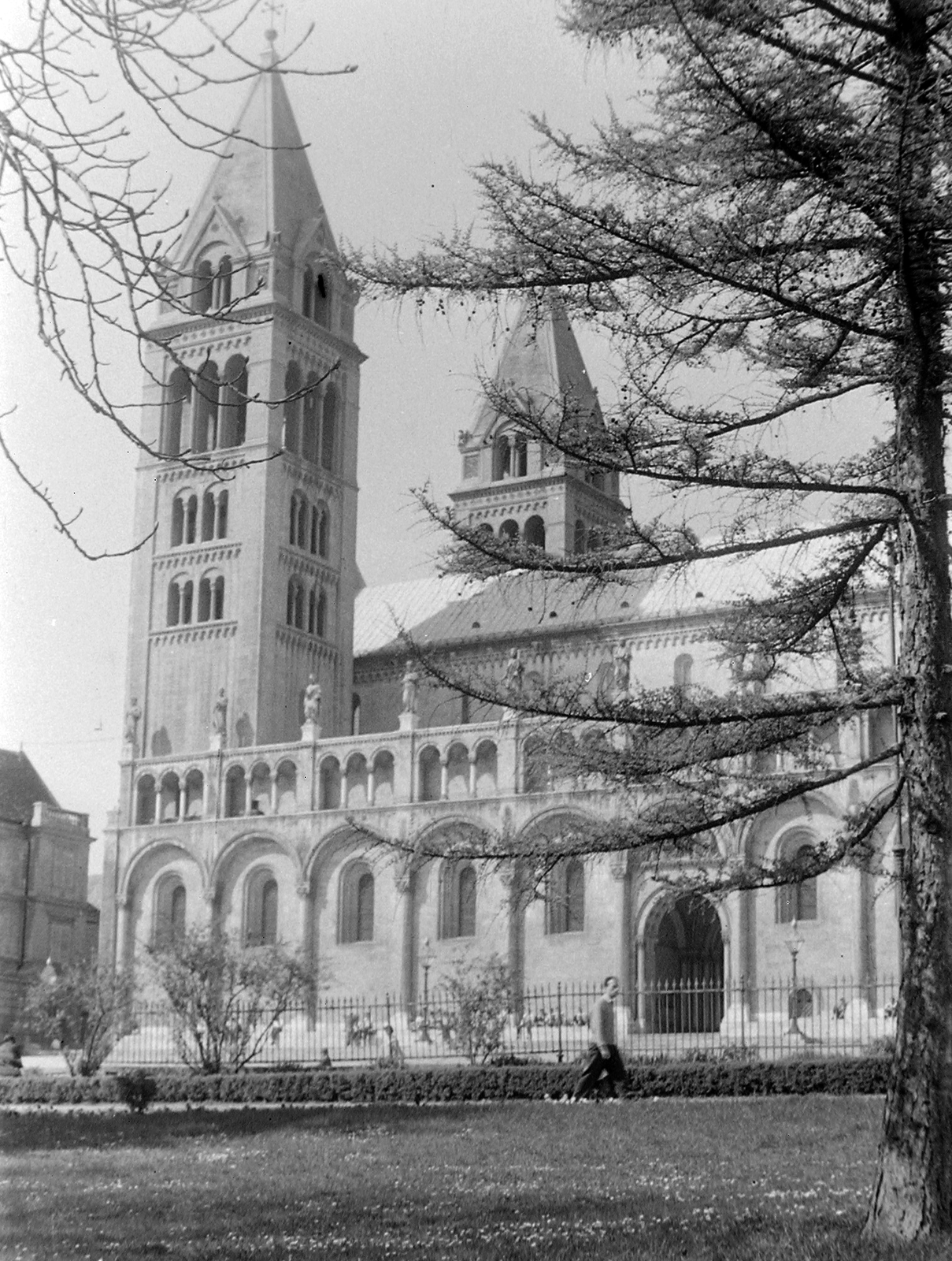 Hungary, Pécs, Szent Péter- és Szent Pál-székesegyház., 1961, Wein Sarolta, church, basilica, Catholic Church, romanesque revival architect, Cathedral, Fortepan #19392
