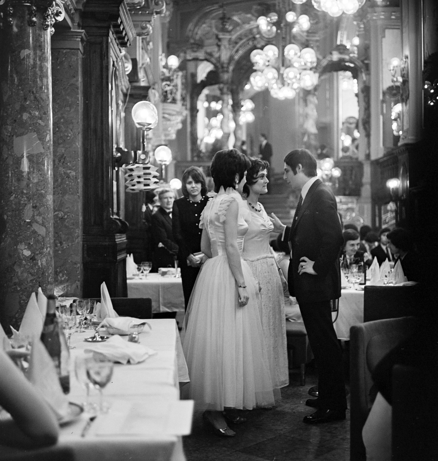 Hungary, Budapest VIII., Hungária (korábban és ma New York) kávéház., 1972, Gábor Viktor, restaurant, Budapest, Fortepan #193991