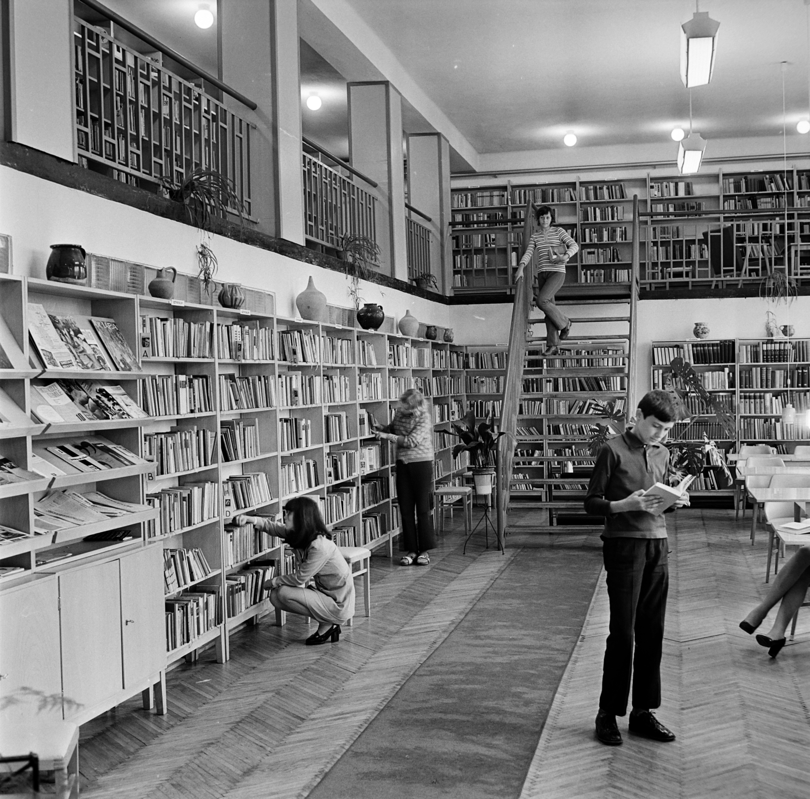 1974, Gábor Viktor, könyvtár, Fortepan #194043