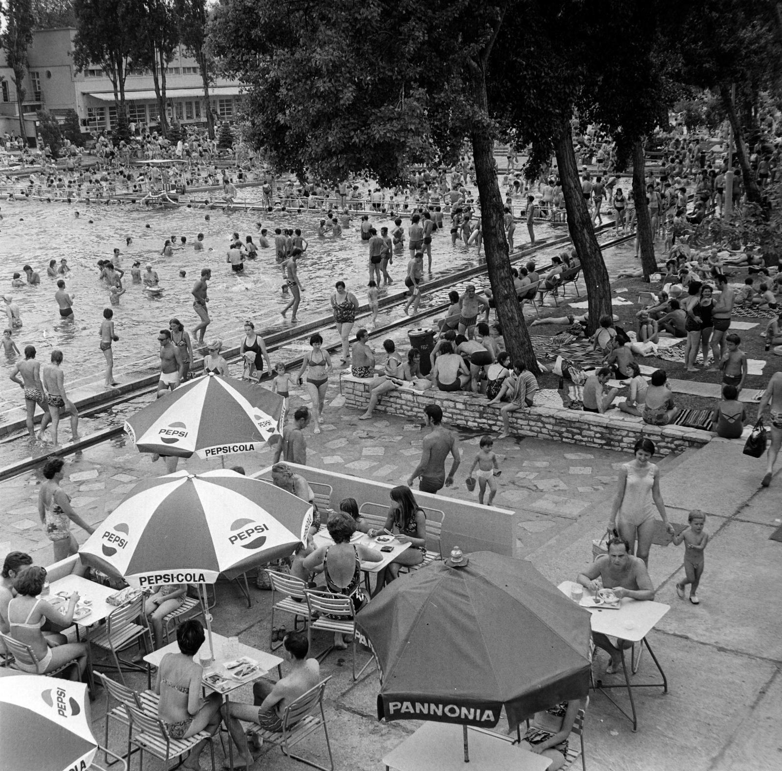 Hungary, Margit Islands, Budapest, Palatinus Strandfürdő., 1974, Gábor Viktor, Fortepan #194065