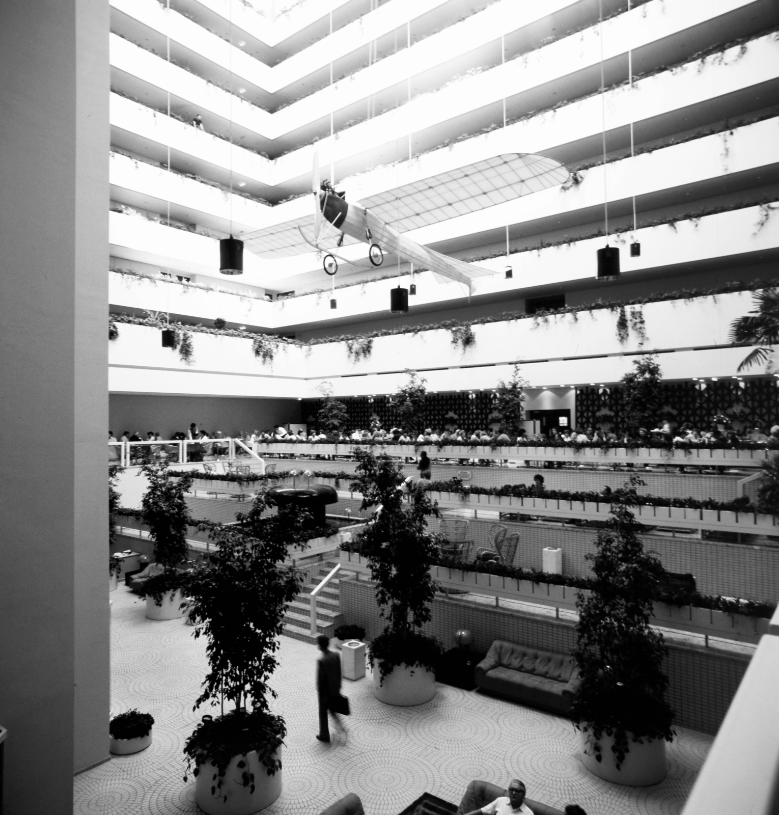 Hungary, Budapest V., Széchenyi István (Roosevelt) tér, Atrium Hyatt szálloda., 1982, Gábor Viktor, Budapest, Fortepan #194091