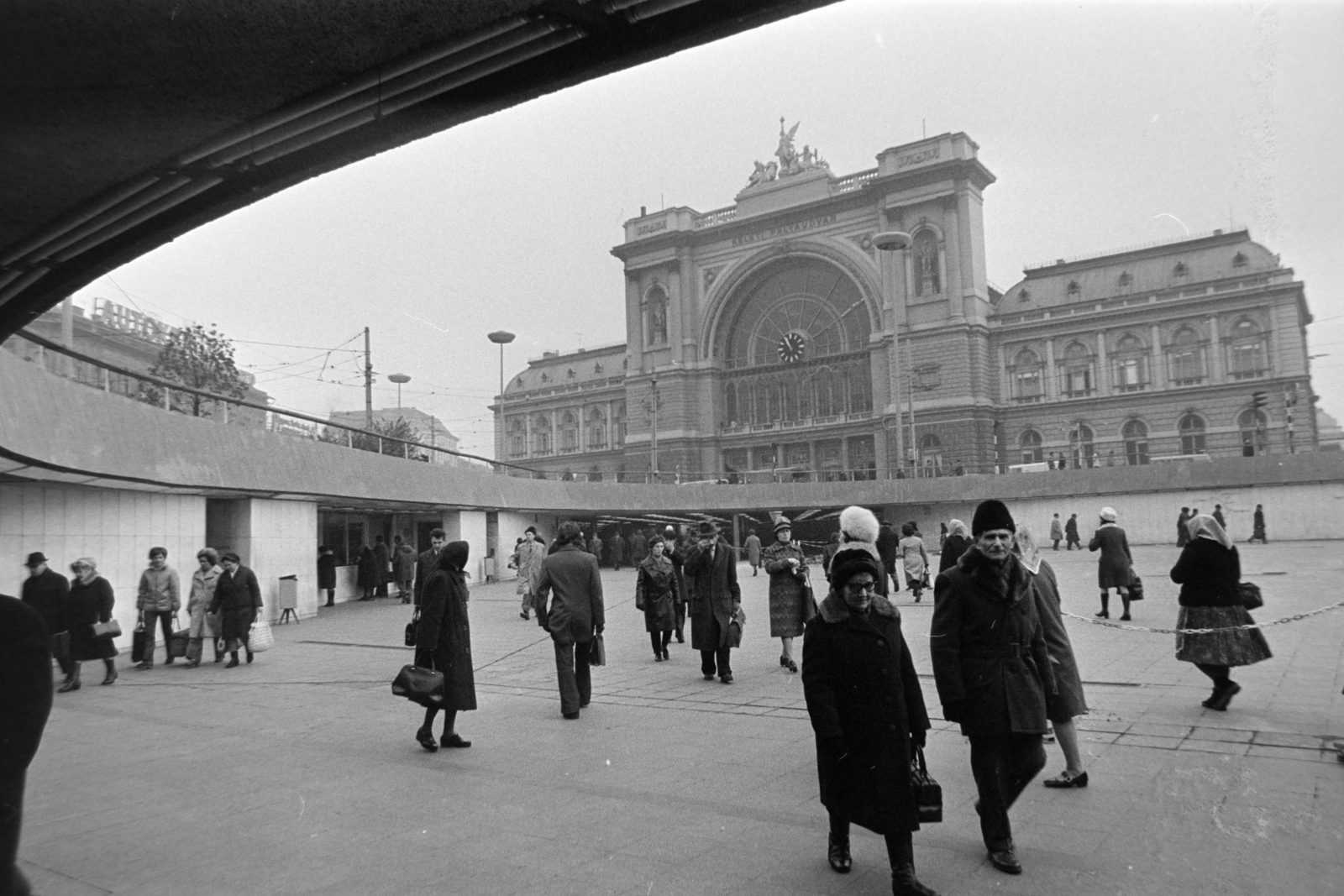 Hungary, Budapest VIII., Baross tér, aluljáró a Keleti pályaudvar előtt., 1975, Gábor Viktor, Budapest, Fortepan #194168
