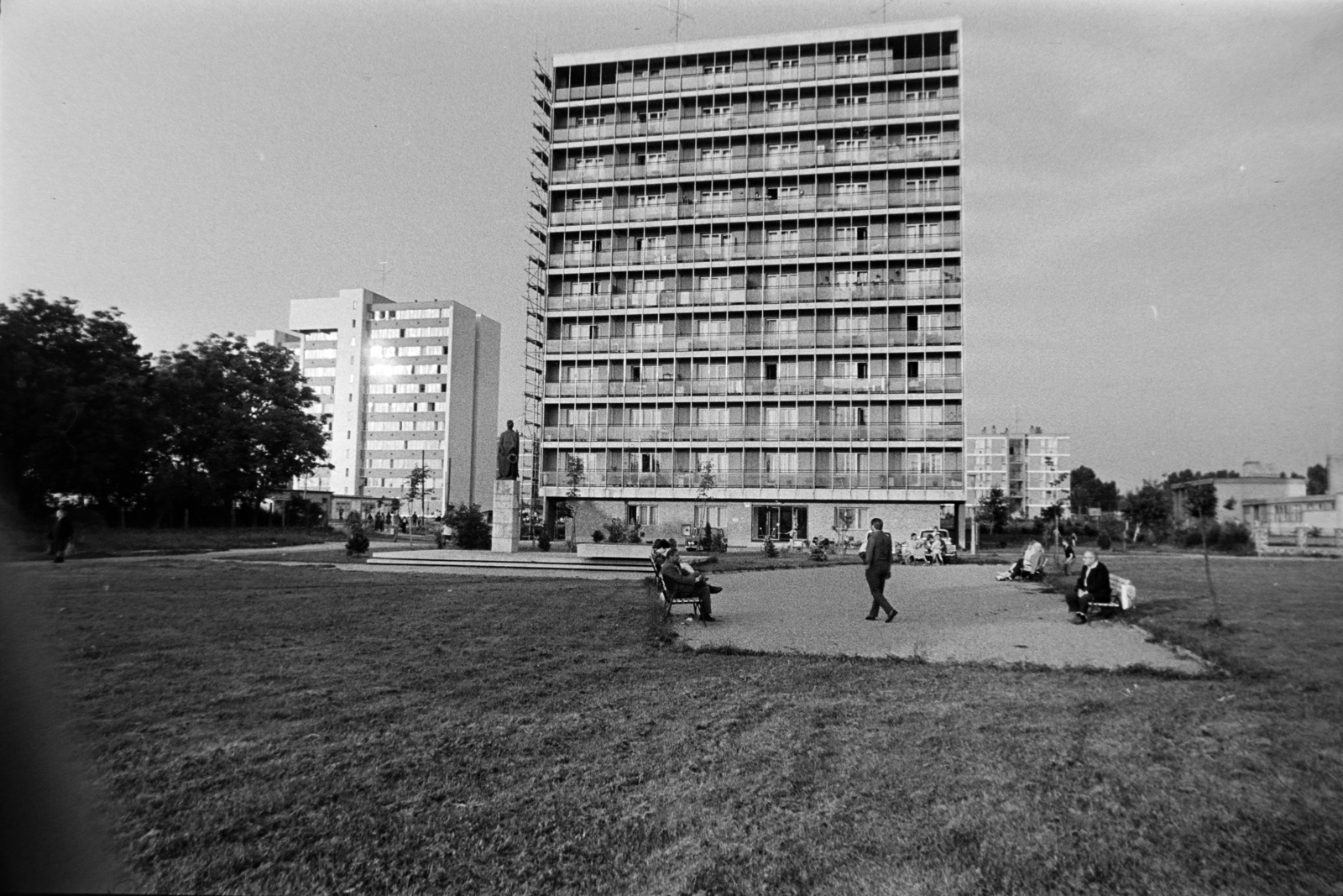 Hungary, Nagykanizsa, Thúry György tér, Thúry György szobra (Borsos Miklós, 1971.)., 1974, Gábor Viktor, Fortepan #194226