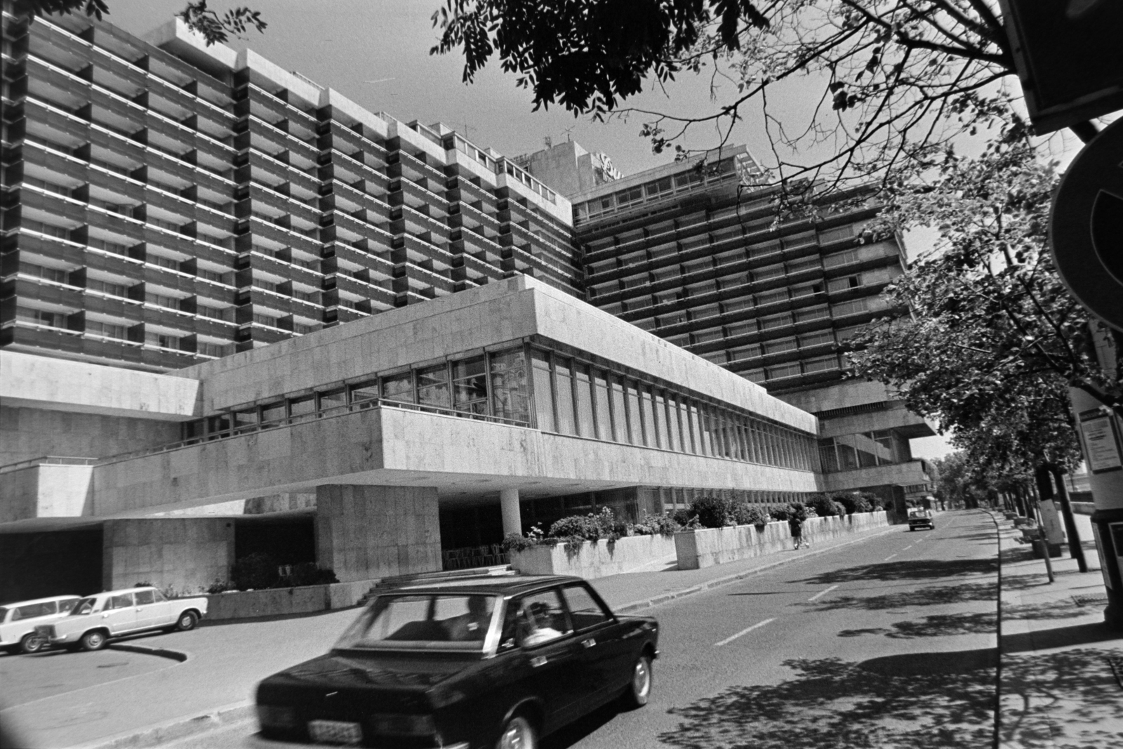 Hungary, Budapest V., Dunakorzó, Hotel Duna Intercontinental., 1974, Gábor Viktor, Budapest, Fortepan #194242