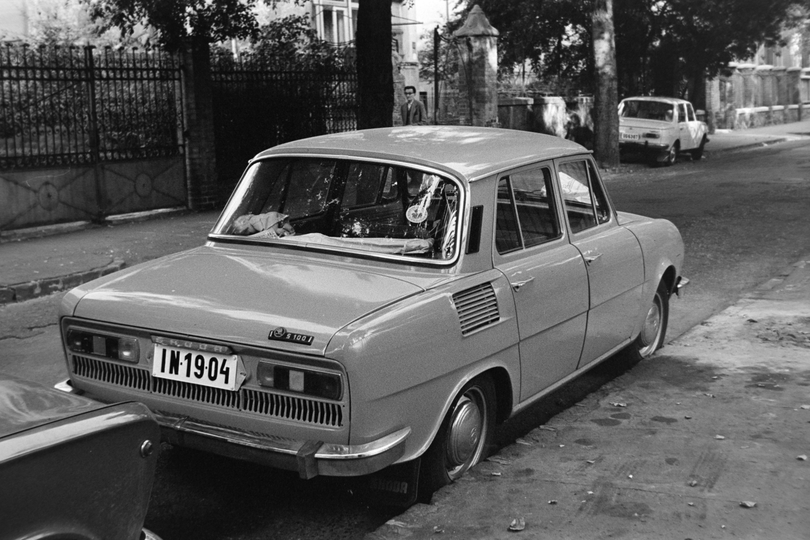 Hungary, Budapest XIV., Jávor (Szántó Béla) utca, szemben balra az 5/b számú villa látszik., 1975, Gábor Viktor, number plate, Budapest, Fortepan #194265