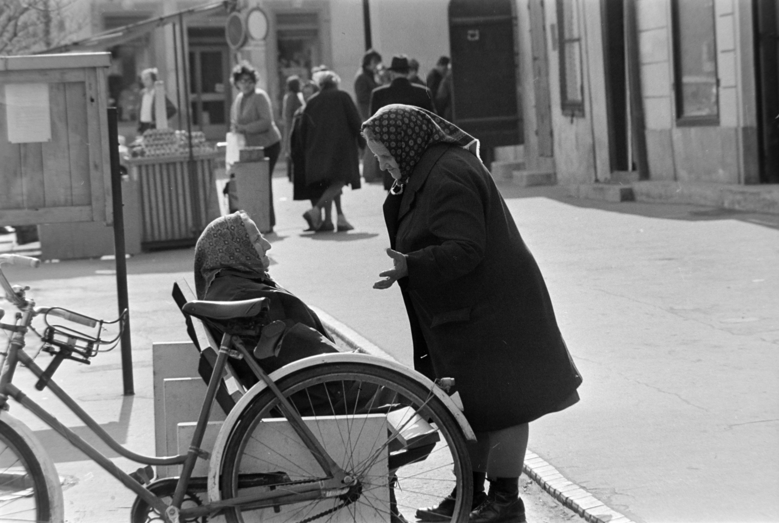 Hungary, Kőszeg, Fő (Köztársaság) tér., 1975, Gábor Viktor, bicycle, Fortepan #194306