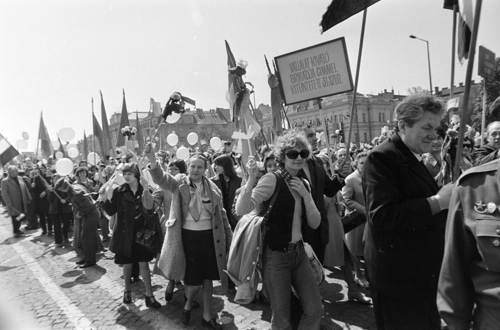 1976, Gábor Viktor, march, banner, Fortepan #194362