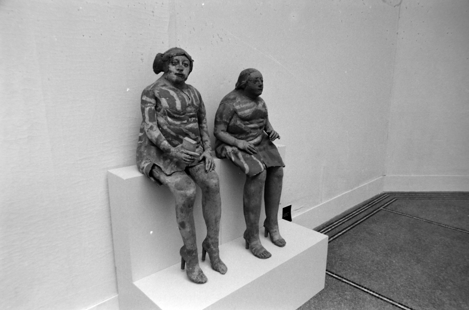 Italy, Venice, Giardini della Biennale, a 41. Velencei Biennálé (La Biennale di Venezia), Nemzetközi Művészeti Kiállítás. Belga pavilon, José Vermeersch belga szobrász és festőművész kerámiaszobrai., 1984, Gábor Viktor, Fortepan #194520