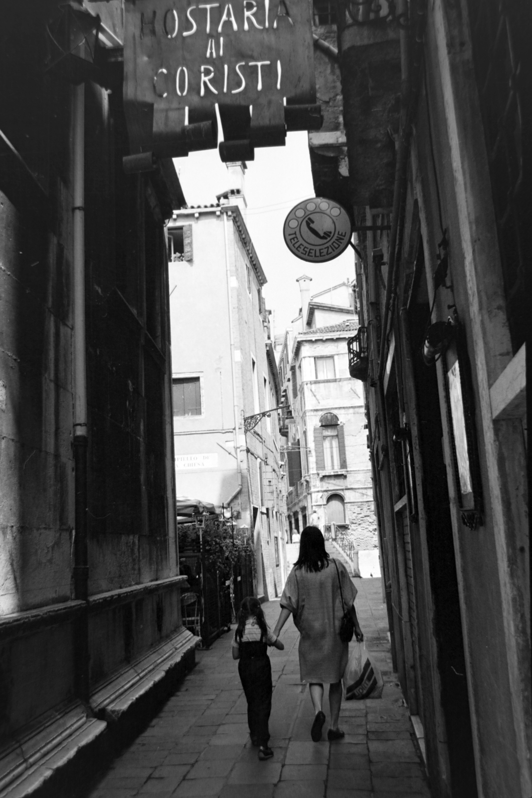 Italy, Venice, Calle Drio la Chiesa., 1984, Gábor Viktor, Fortepan #194527